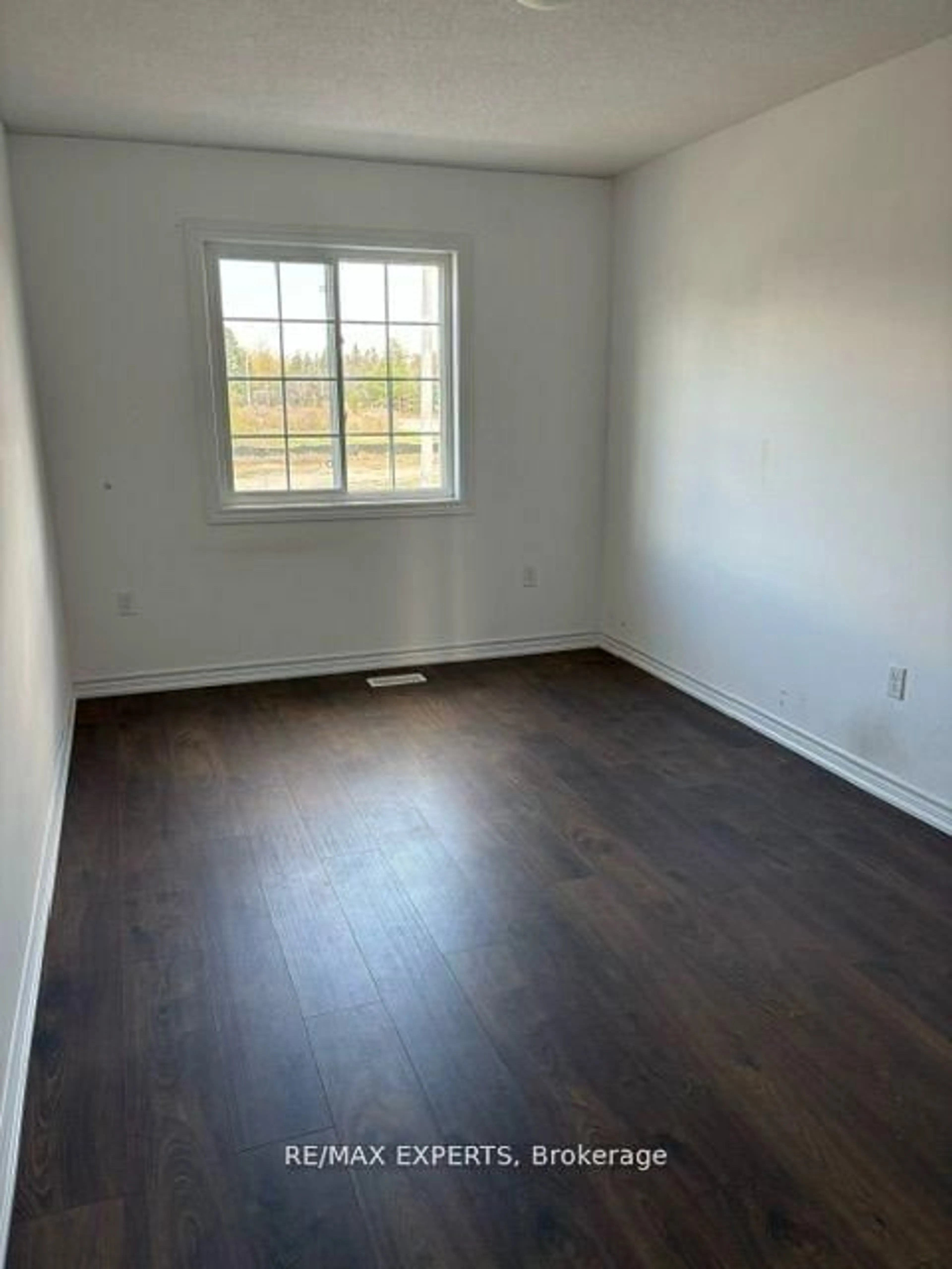 A pic of a room for 10 Brown Bear St, Barrie Ontario L9J 0H8