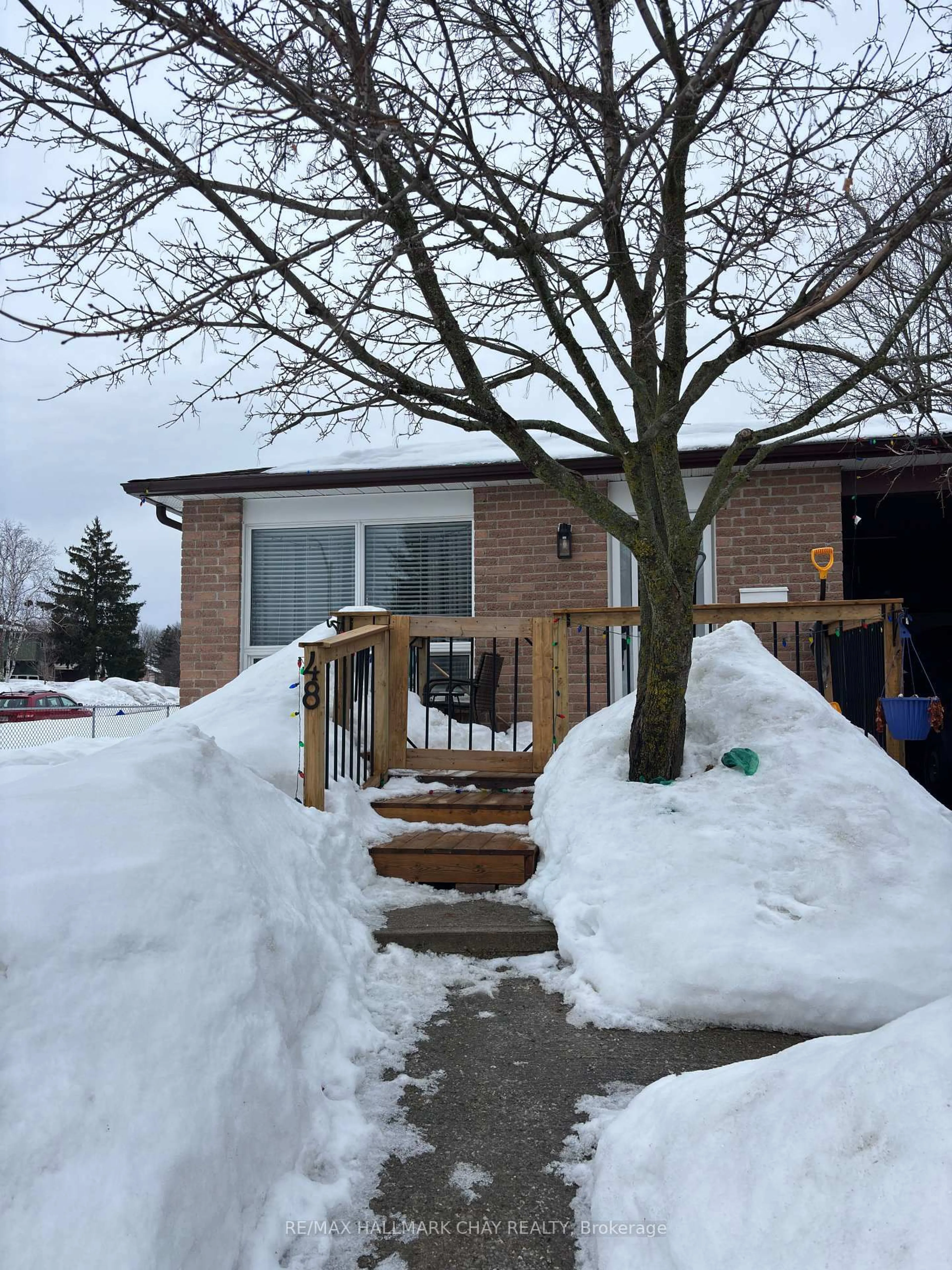 Unknown for 48 Austen Lane, Barrie Ontario L4N 5C7