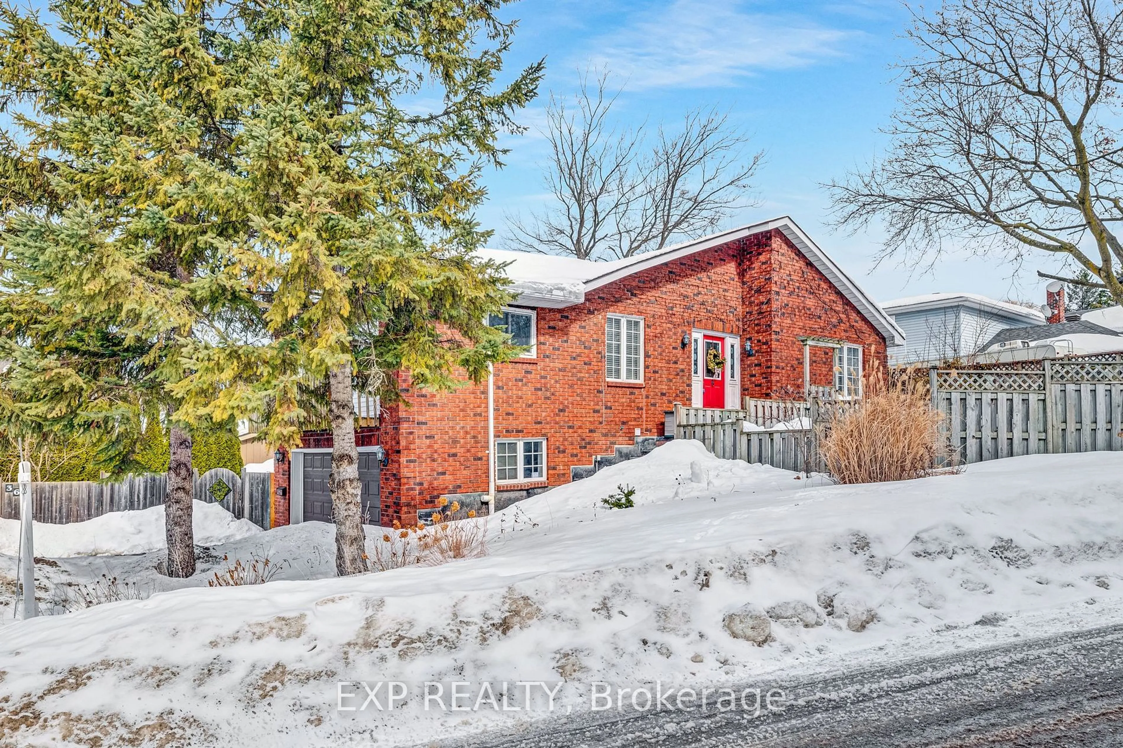 A pic from outside/outdoor area/front of a property/back of a property/a pic from drone, street for 36 Brennan Ave, Barrie Ontario L4N 3X3