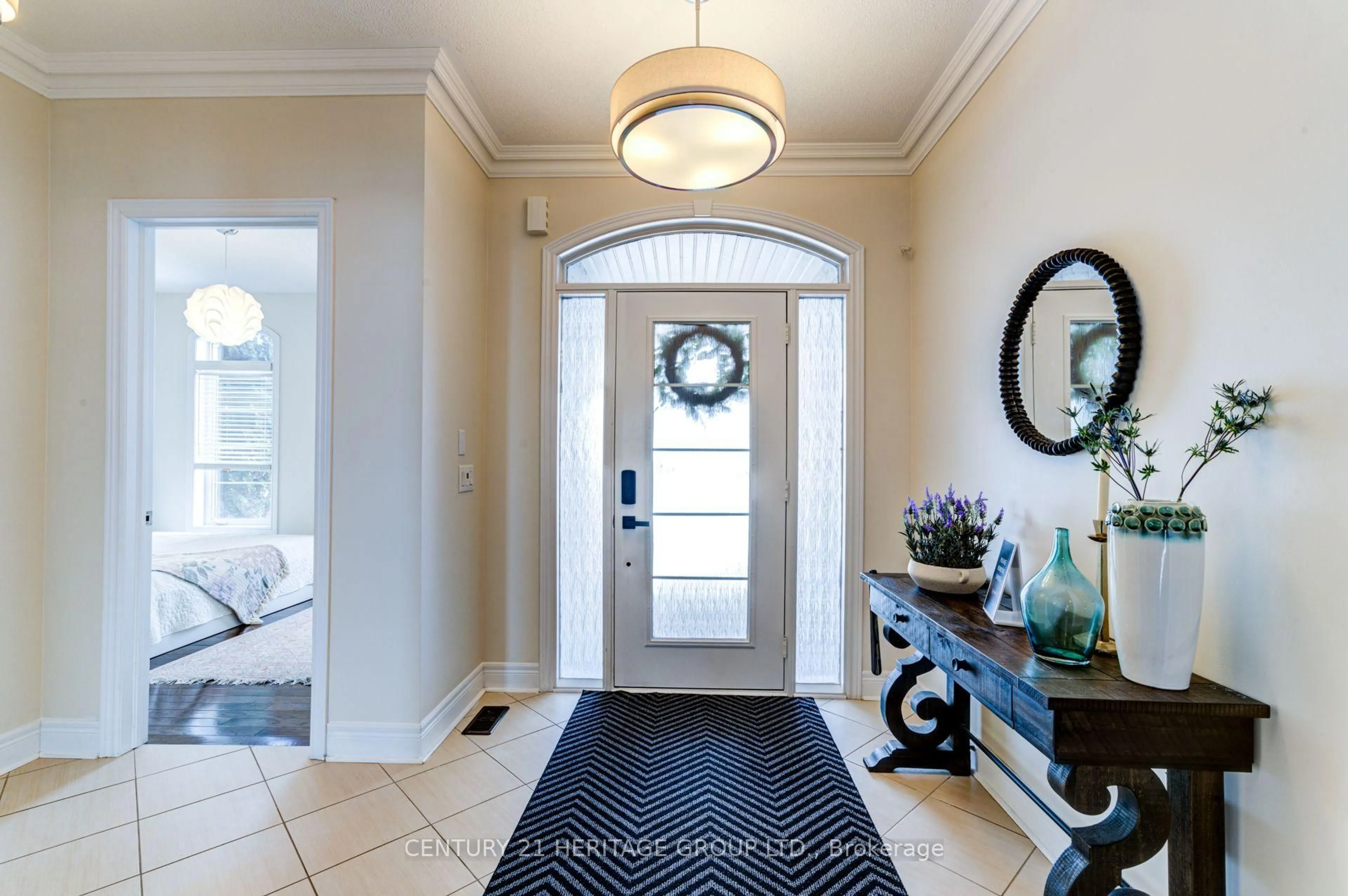 Indoor entryway for 74 Royal Park Blvd, Barrie Ontario L4N 6M7