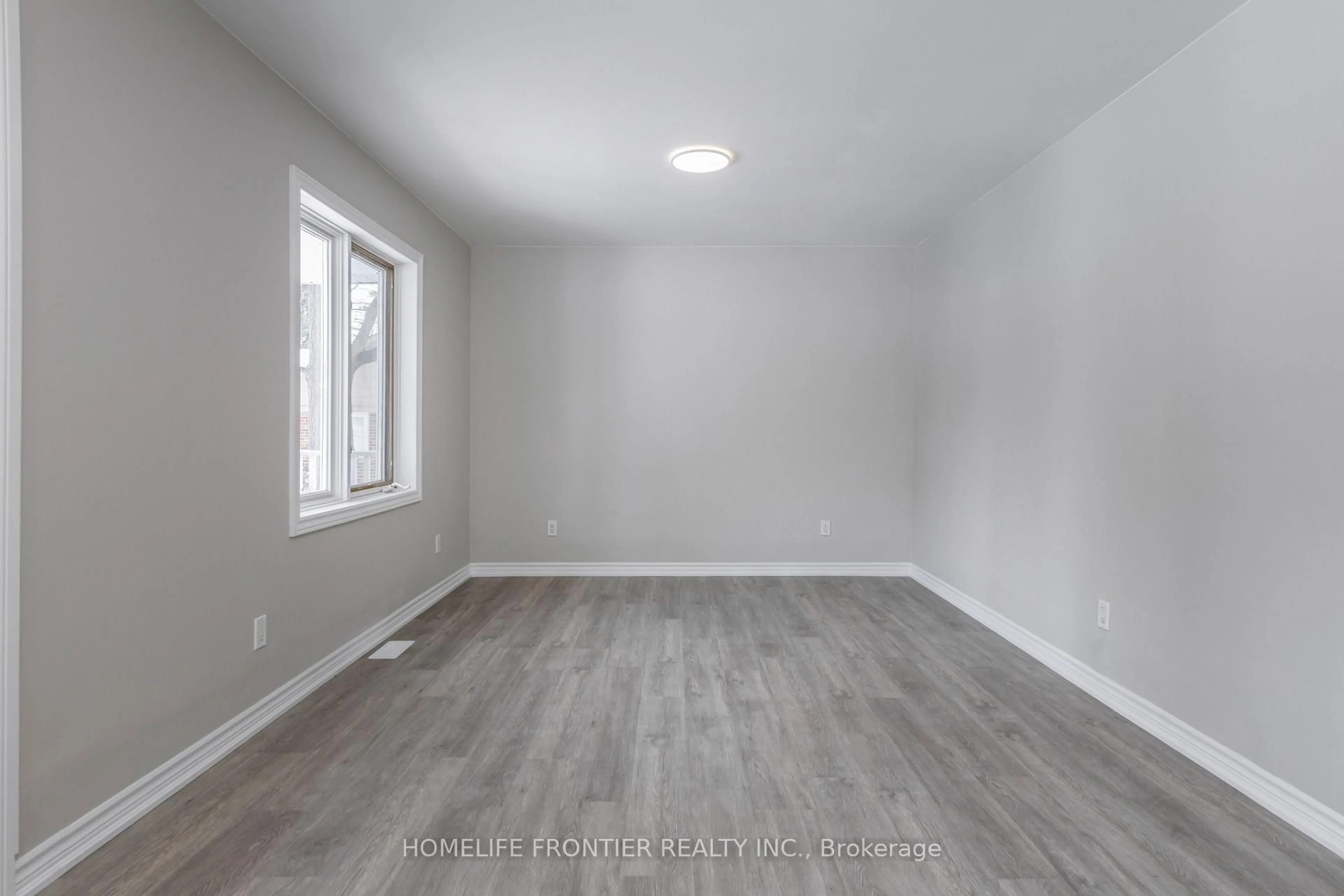 A pic of a room for 108 Ardagh Rd, Barrie Ontario L4N 9B7