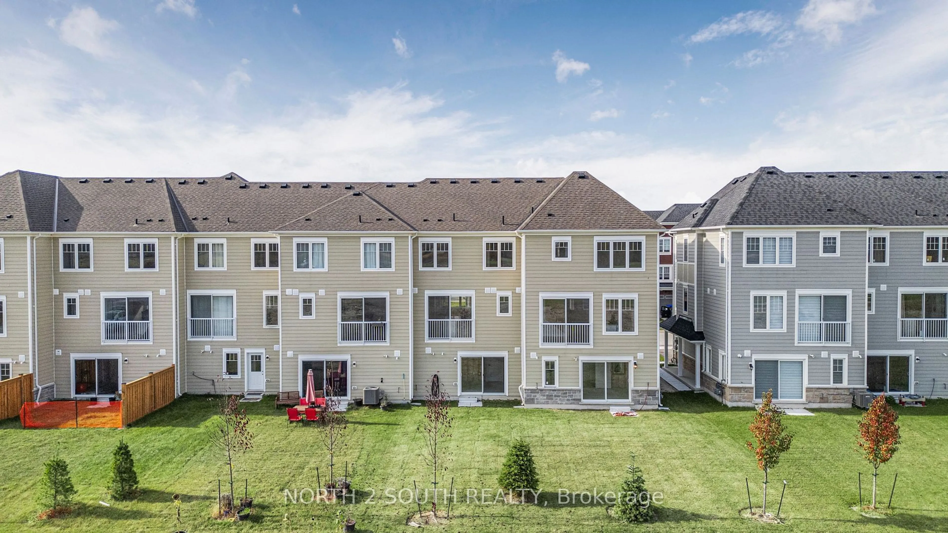 A pic from outside/outdoor area/front of a property/back of a property/a pic from drone, unknown for 90 Sandhill Crane Dr, Wasaga Beach Ontario L9Z 0K4