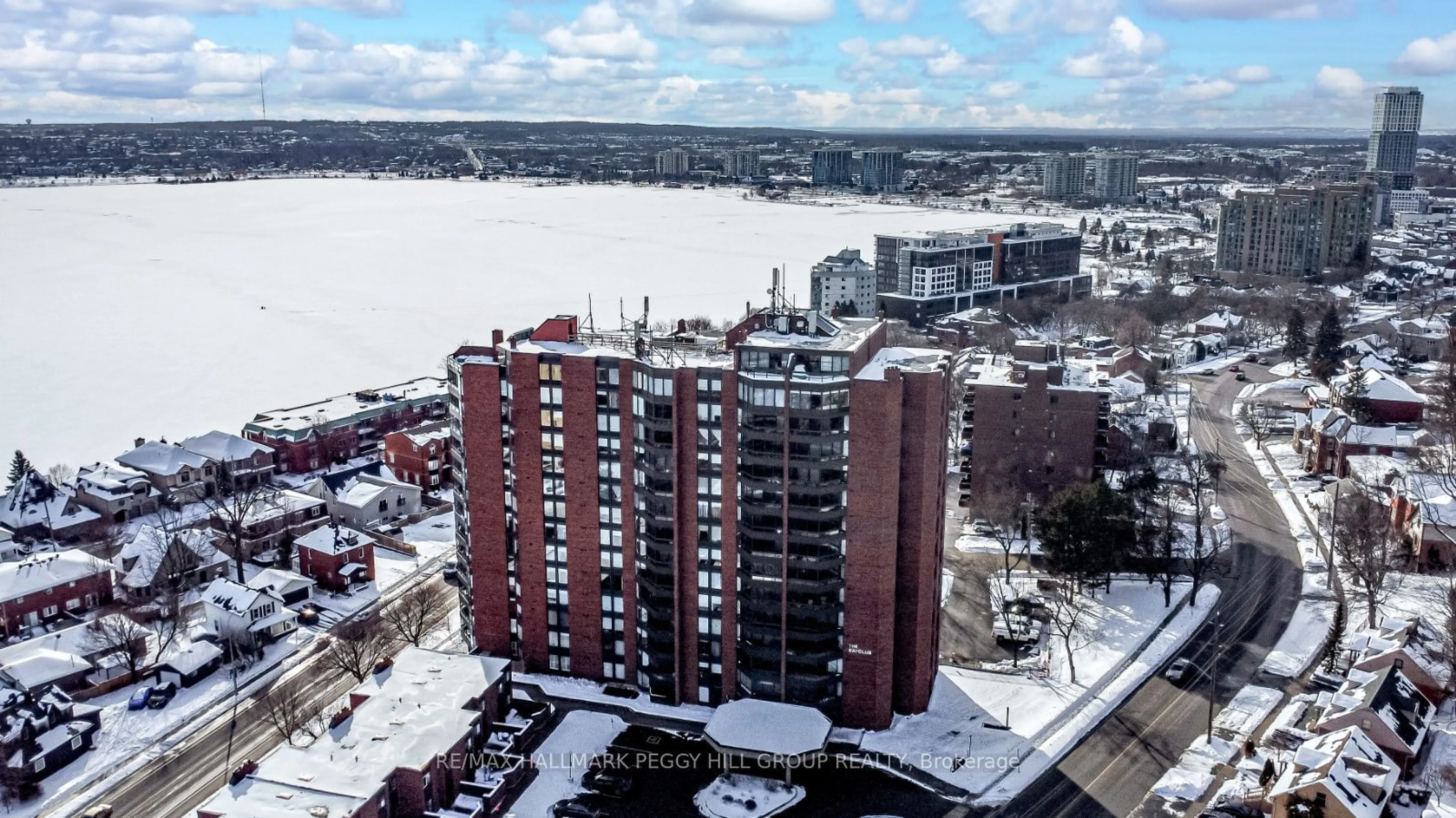 A pic from outside/outdoor area/front of a property/back of a property/a pic from drone, city buildings view from balcony for 181 Collier St #806, Barrie Ontario L4M 5L6