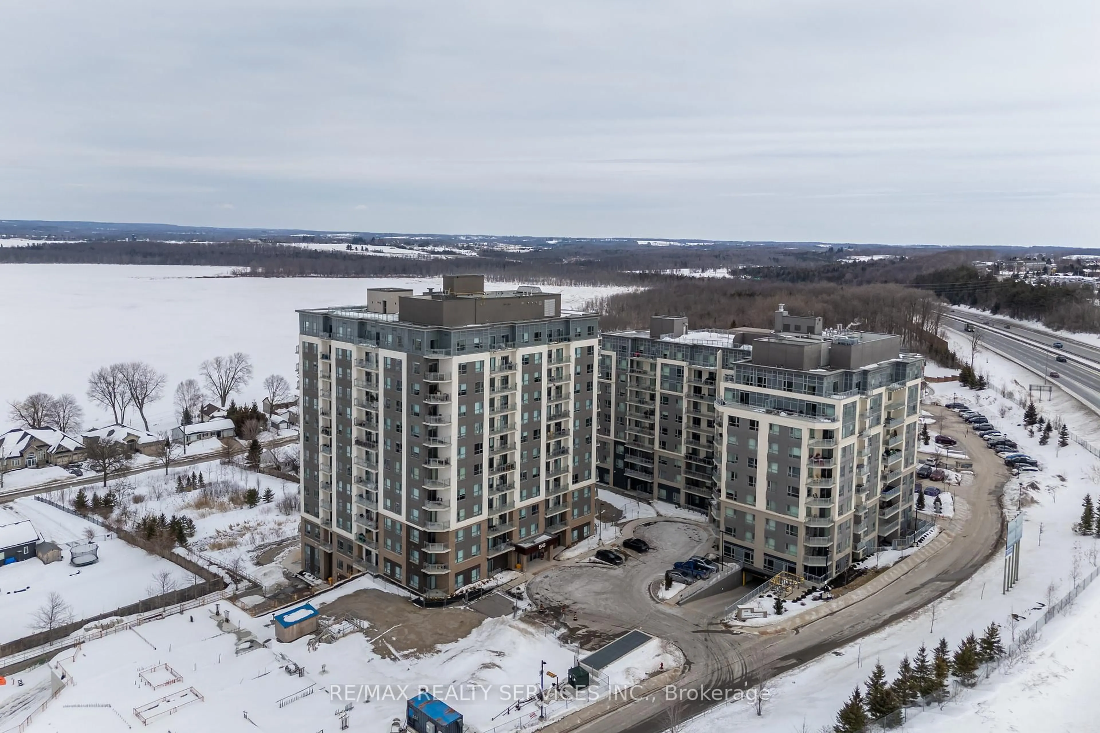 A pic from outside/outdoor area/front of a property/back of a property/a pic from drone, building for 56 Lakeside Terr #108, Barrie Ontario L4M 0L5