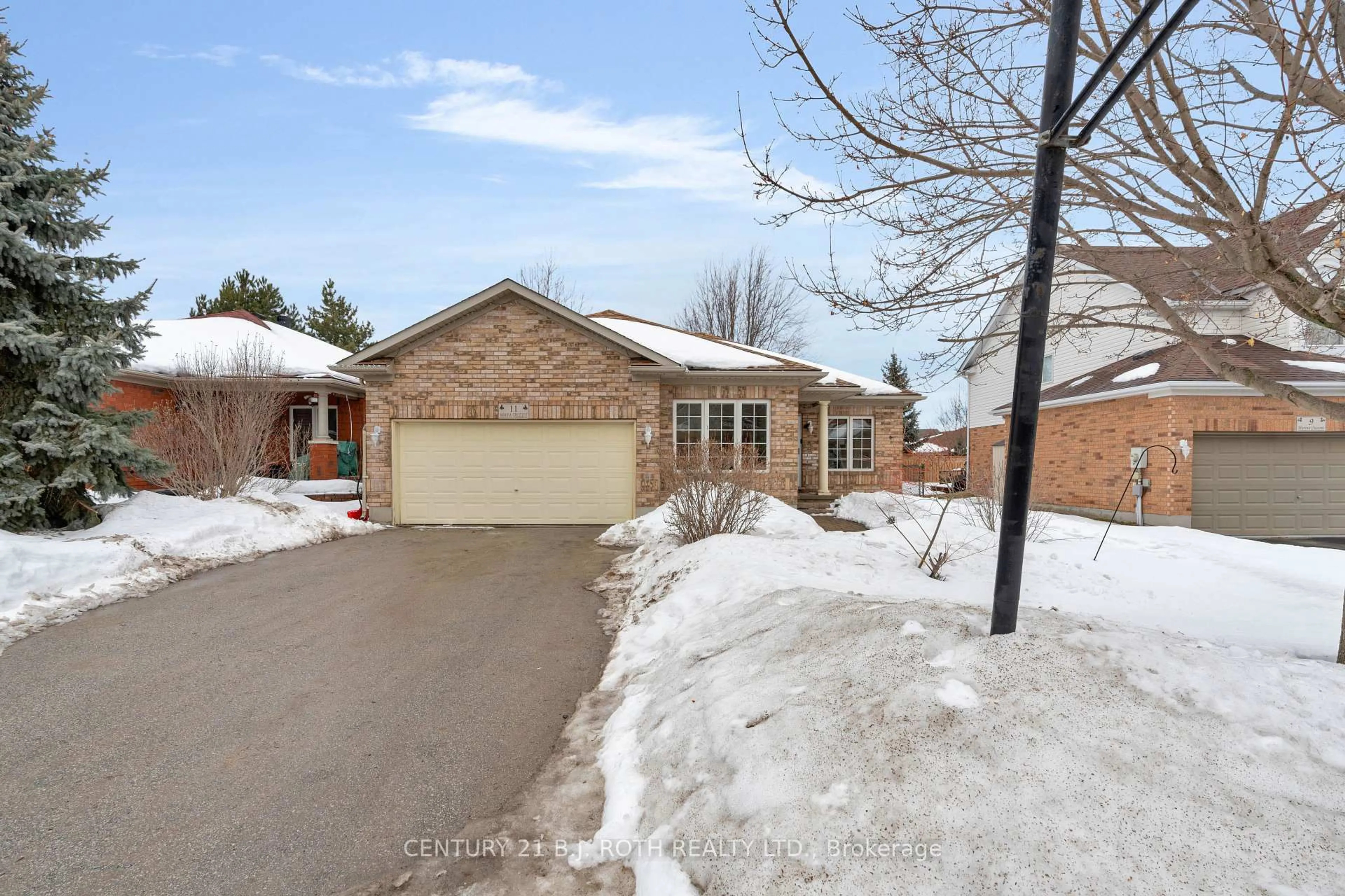 Home with brick exterior material, street for 11 Marina Cres, Collingwood Ontario L9Y 5N3