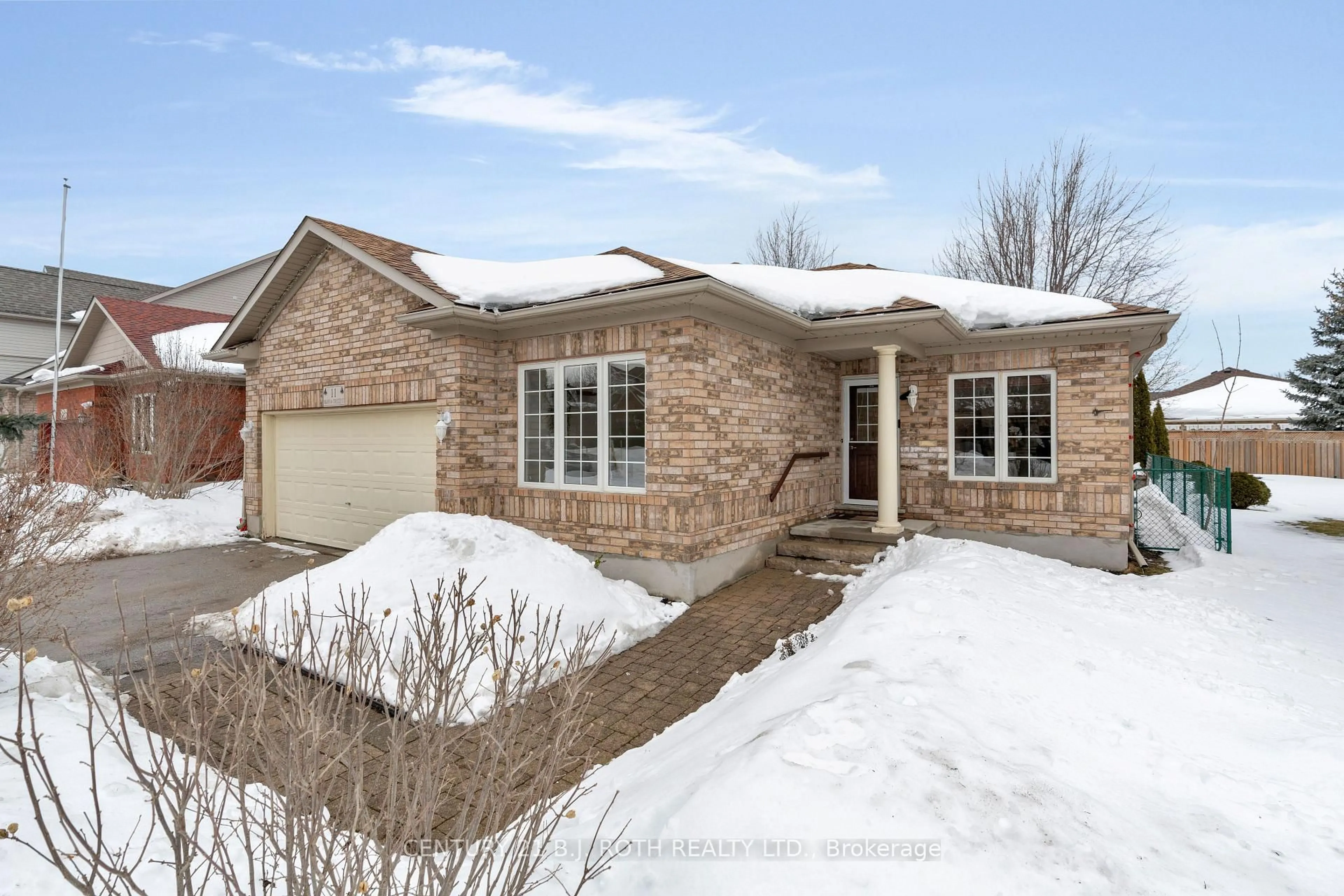 Home with brick exterior material, street for 11 Marina Cres, Collingwood Ontario L9Y 5N3