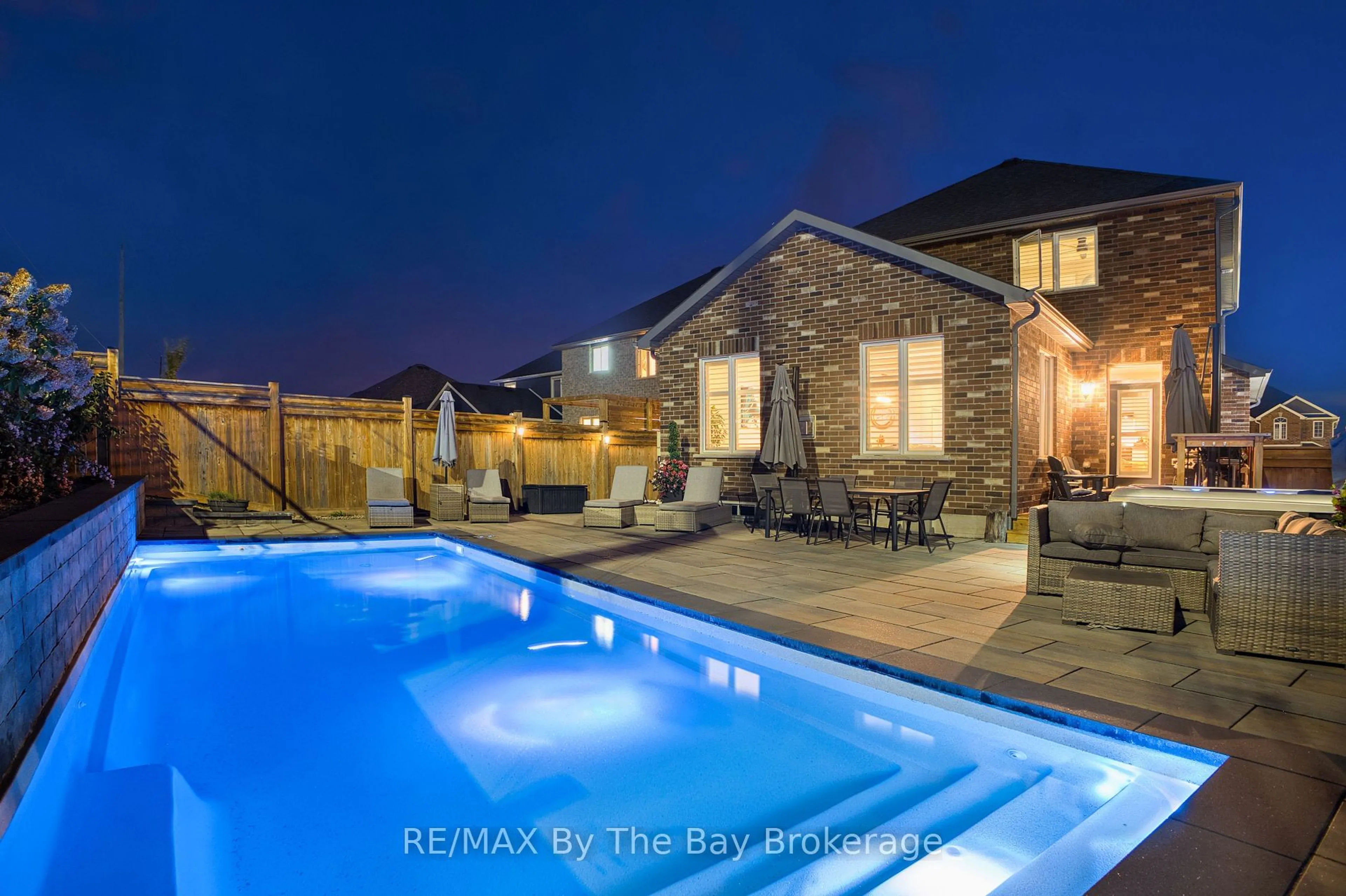 Pool for 79 LOCKERBIE Cres, Collingwood Ontario L9Y 0Y8