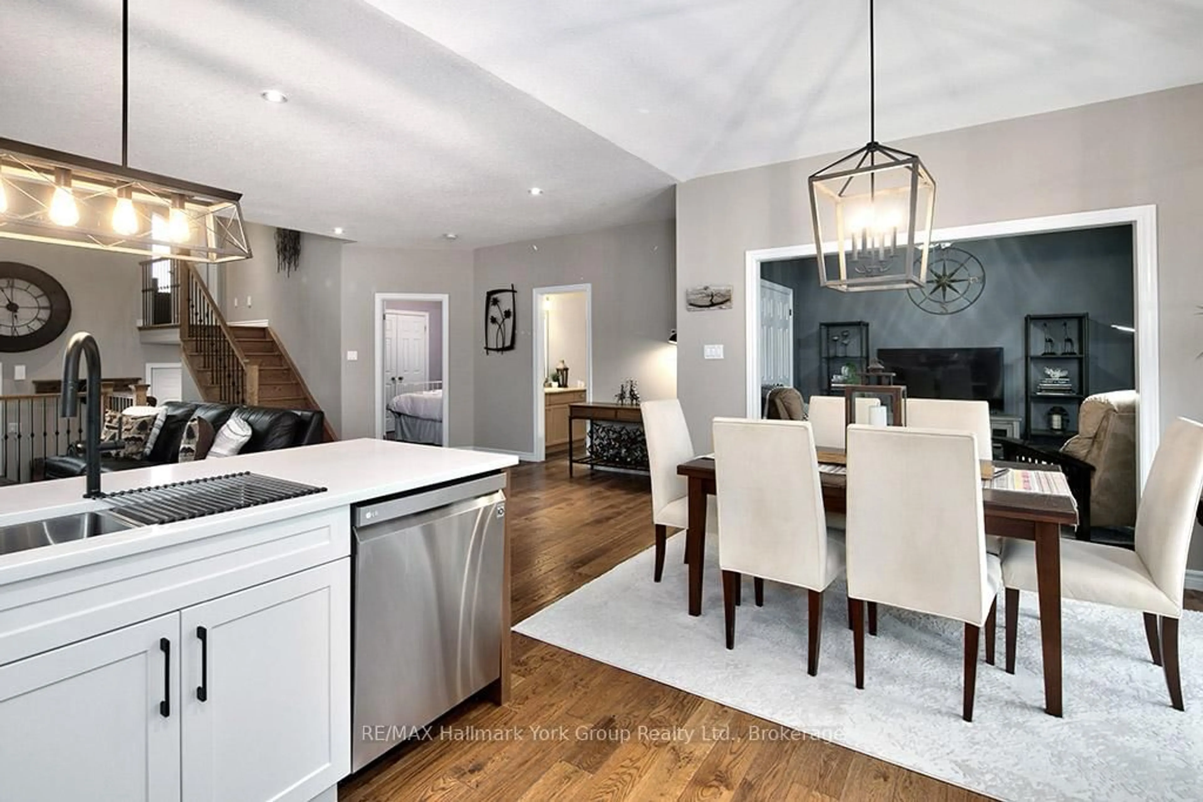 Open concept kitchen, unknown for 34 Davis St, Collingwood Ontario L9Y 0C8