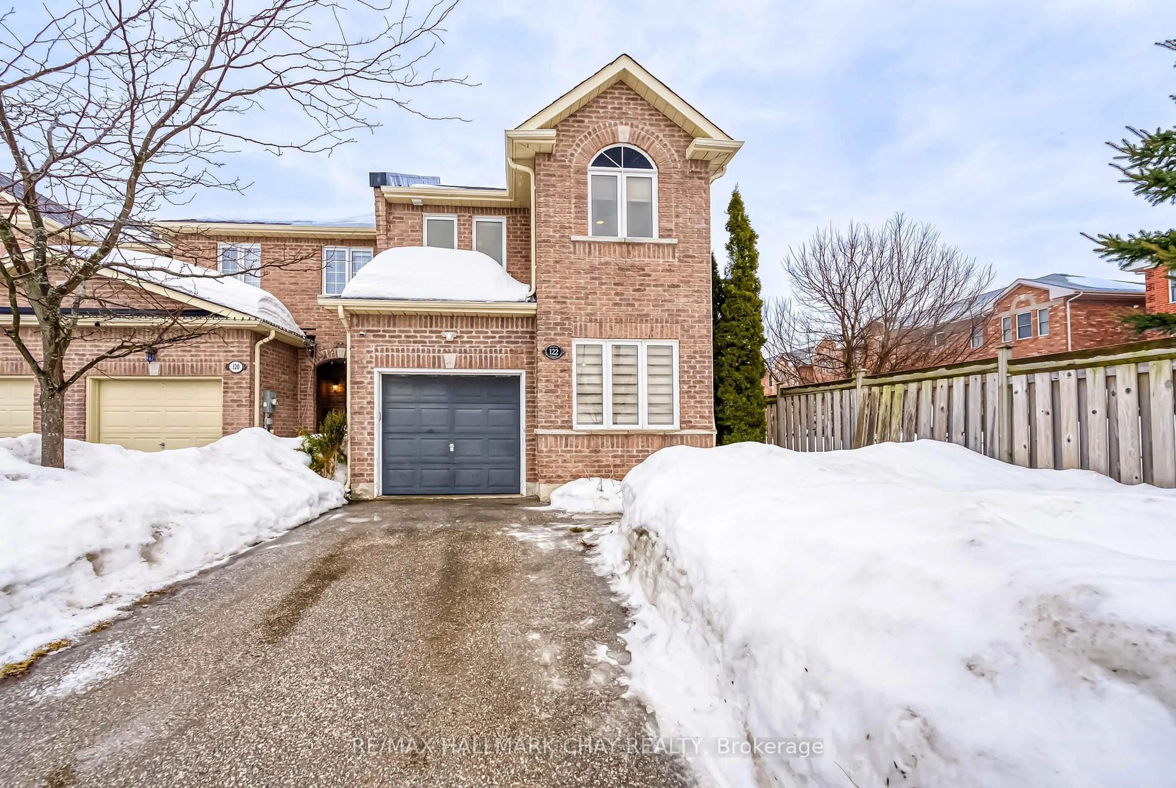 Home with brick exterior material, street for 122 Stanley St, Barrie Ontario L4M 6V5