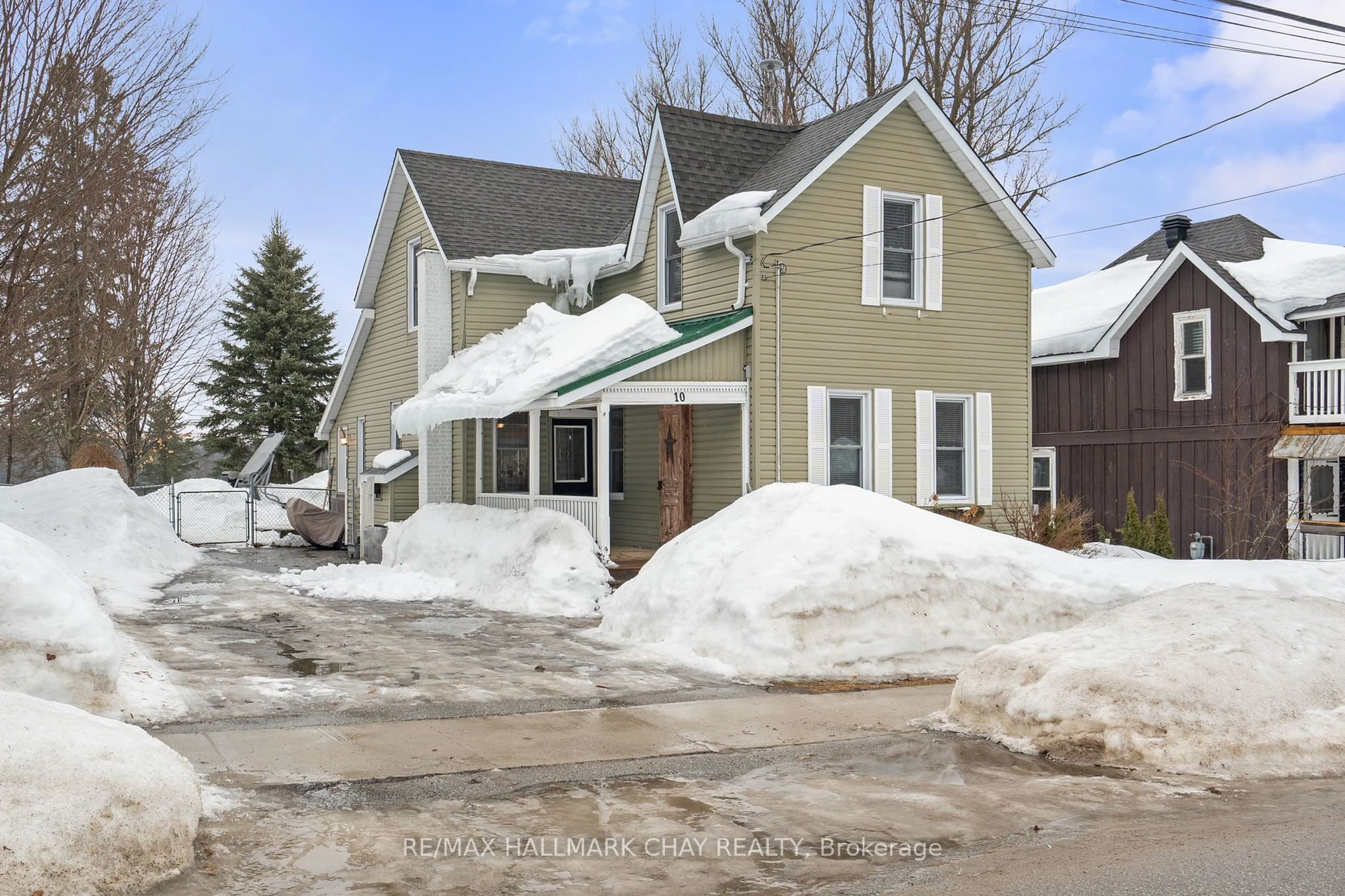 A pic from outside/outdoor area/front of a property/back of a property/a pic from drone, street for 10 Albert St, Springwater Ontario L0L 1V0