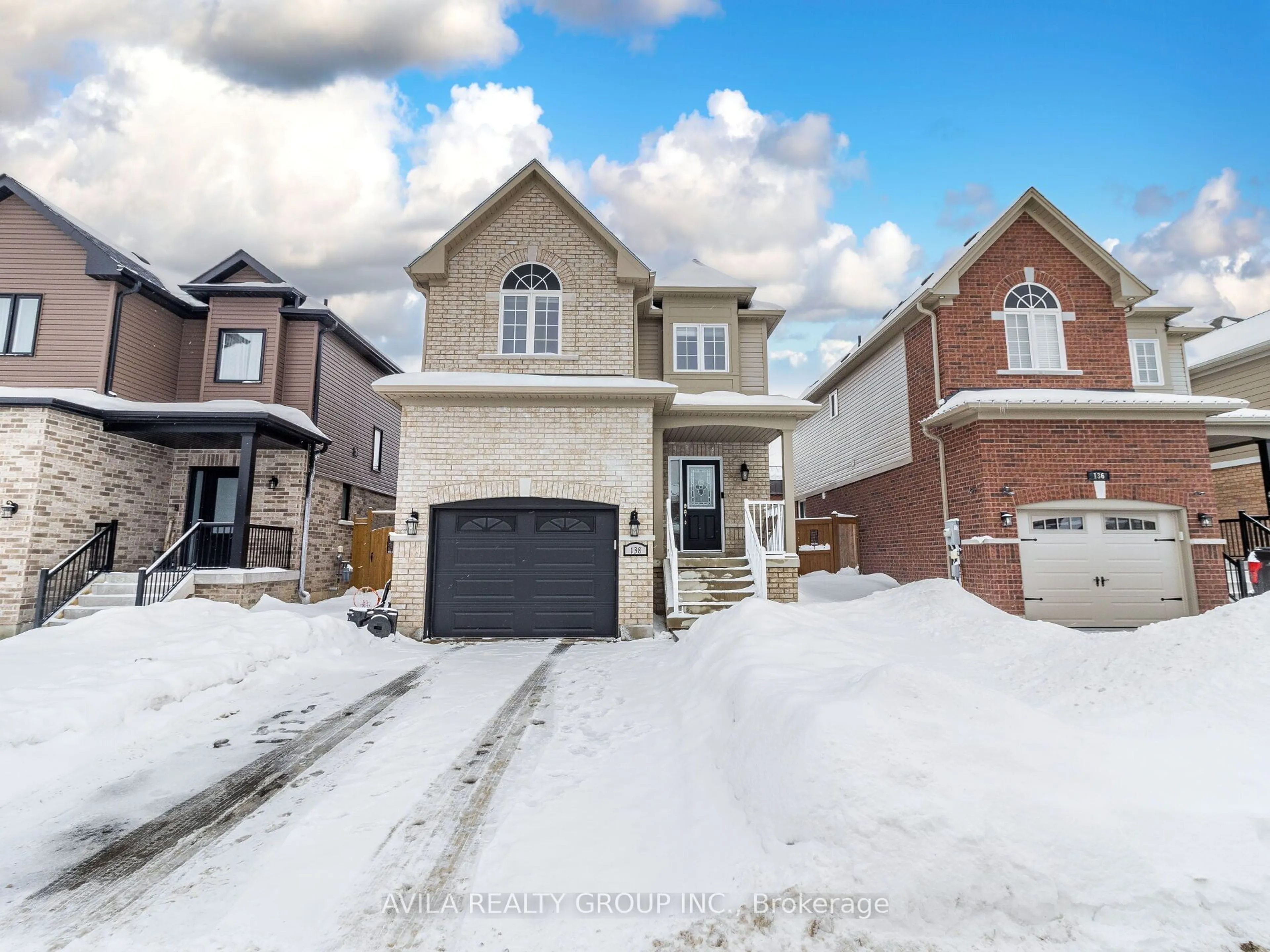 Home with brick exterior material, street for 138 Sun King Cres, Barrie Ontario L4M 0E5