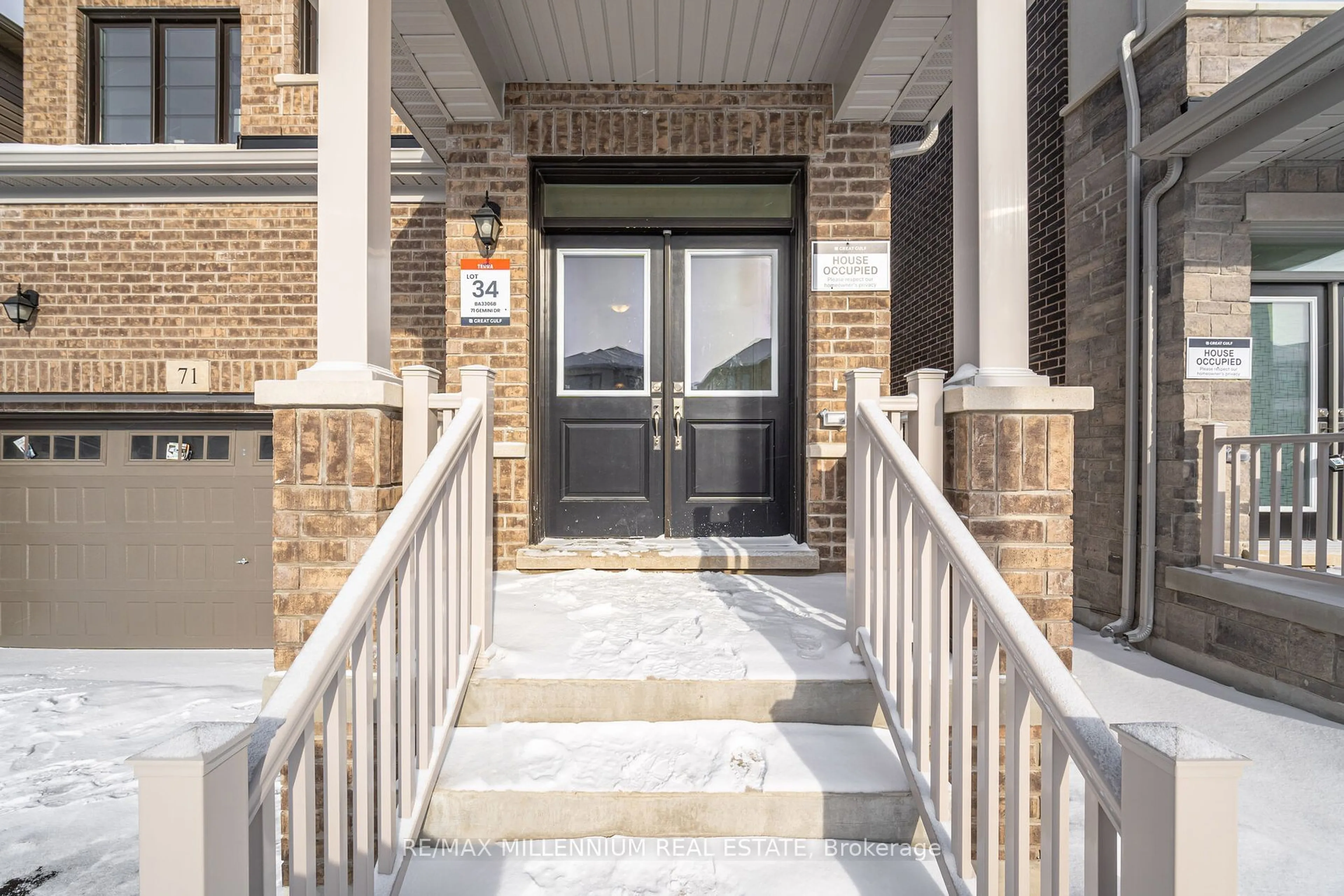 Indoor entryway for 71 Gemini Dr, Barrie Ontario L9S 2Z5