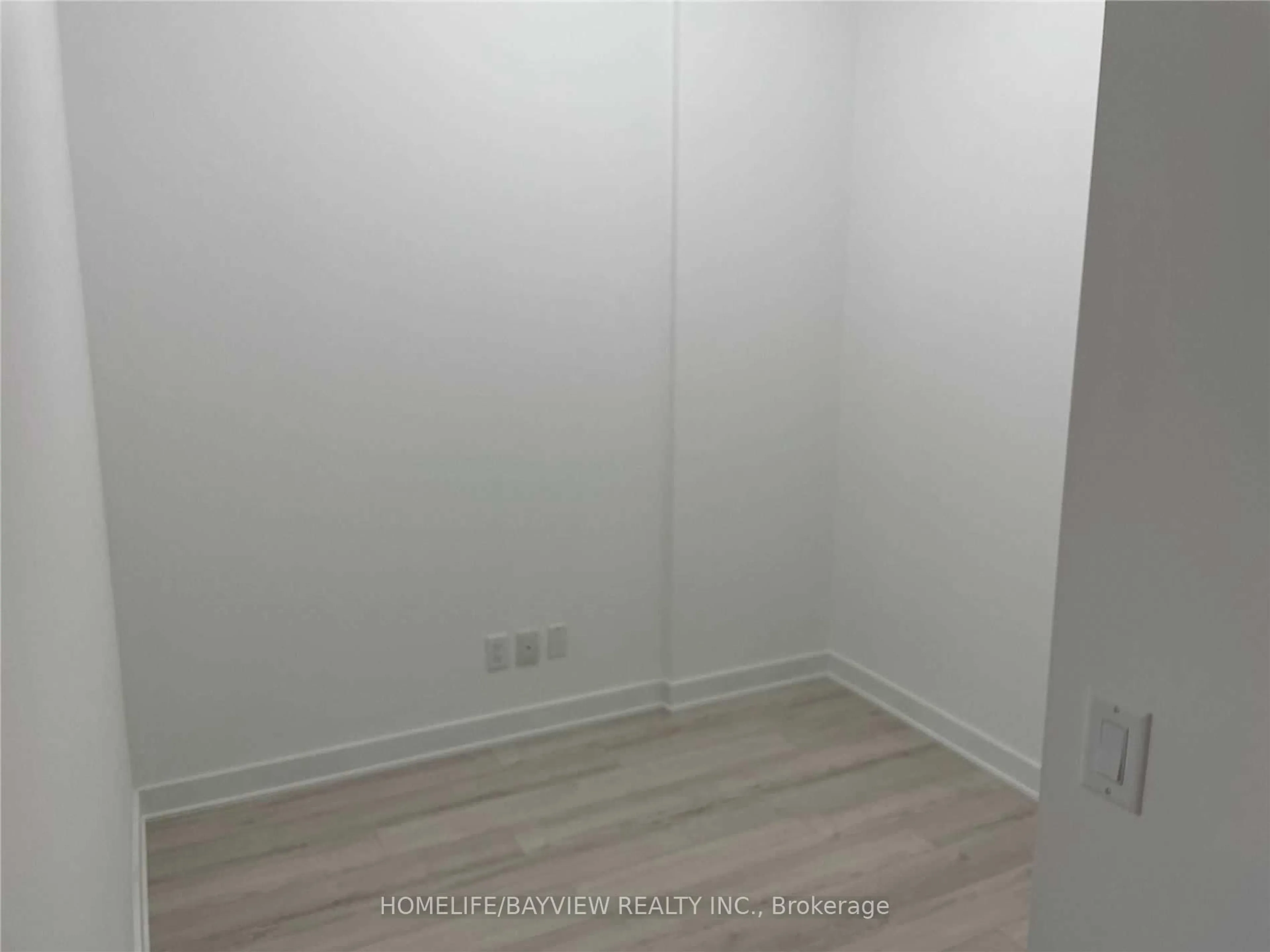 A pic of a room for 681 yonge St #515, Barrie Ontario L4N 4E8