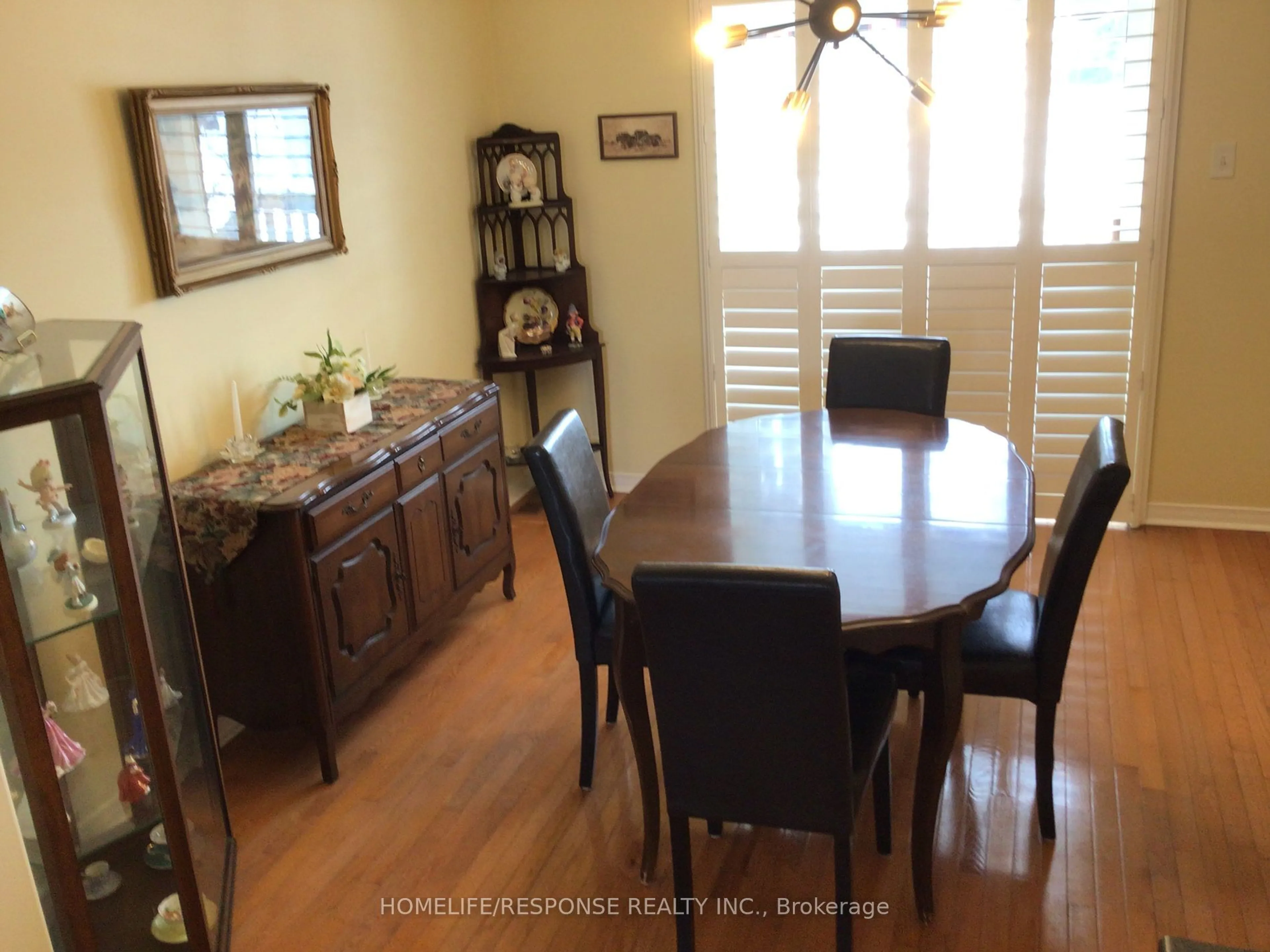 Dining room, wood/laminate floor for 358 LITTLE Ave #6, Barrie Ontario L4N 2Z6