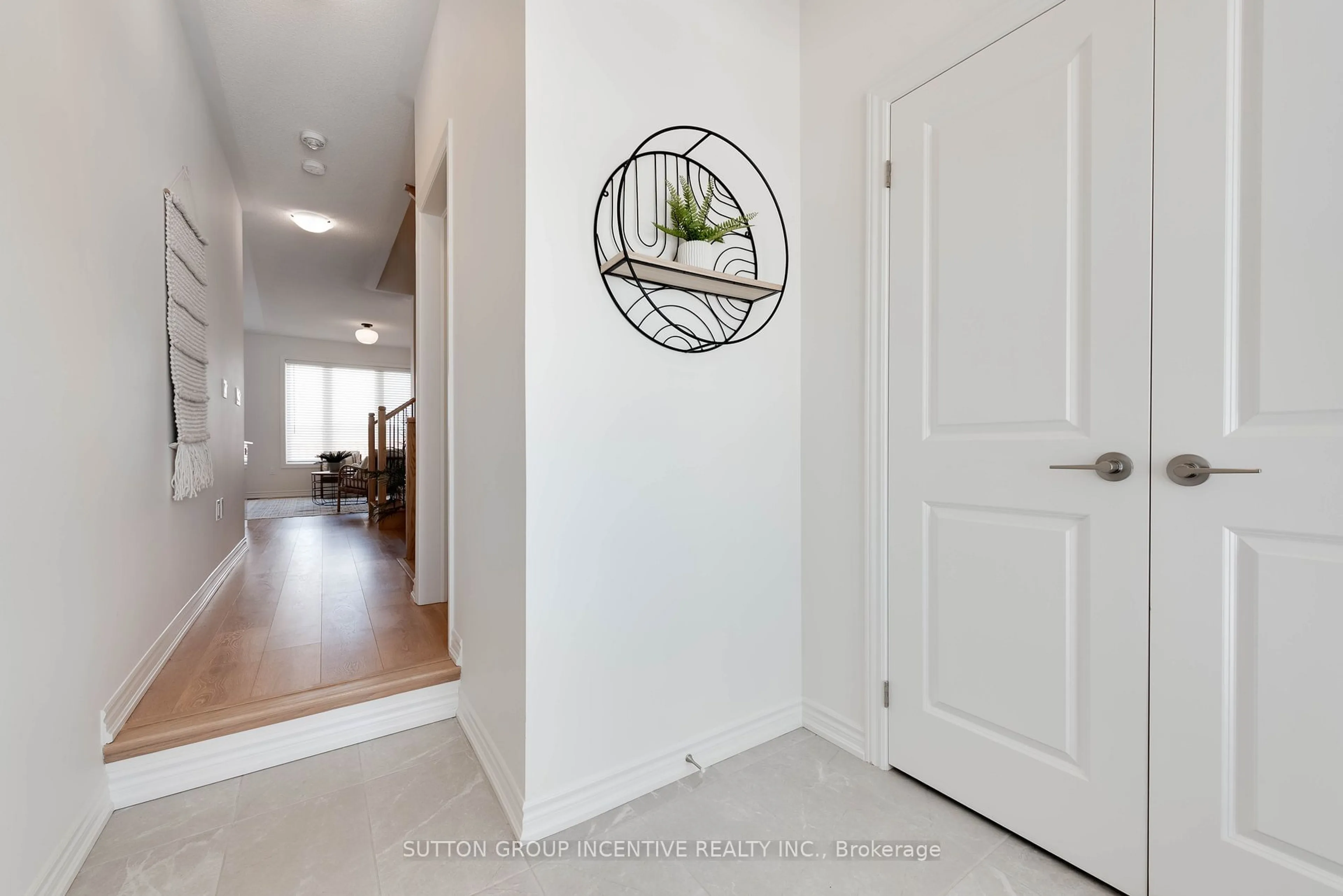 Indoor entryway for 53 Greer St, Barrie Ontario L9J 0R5