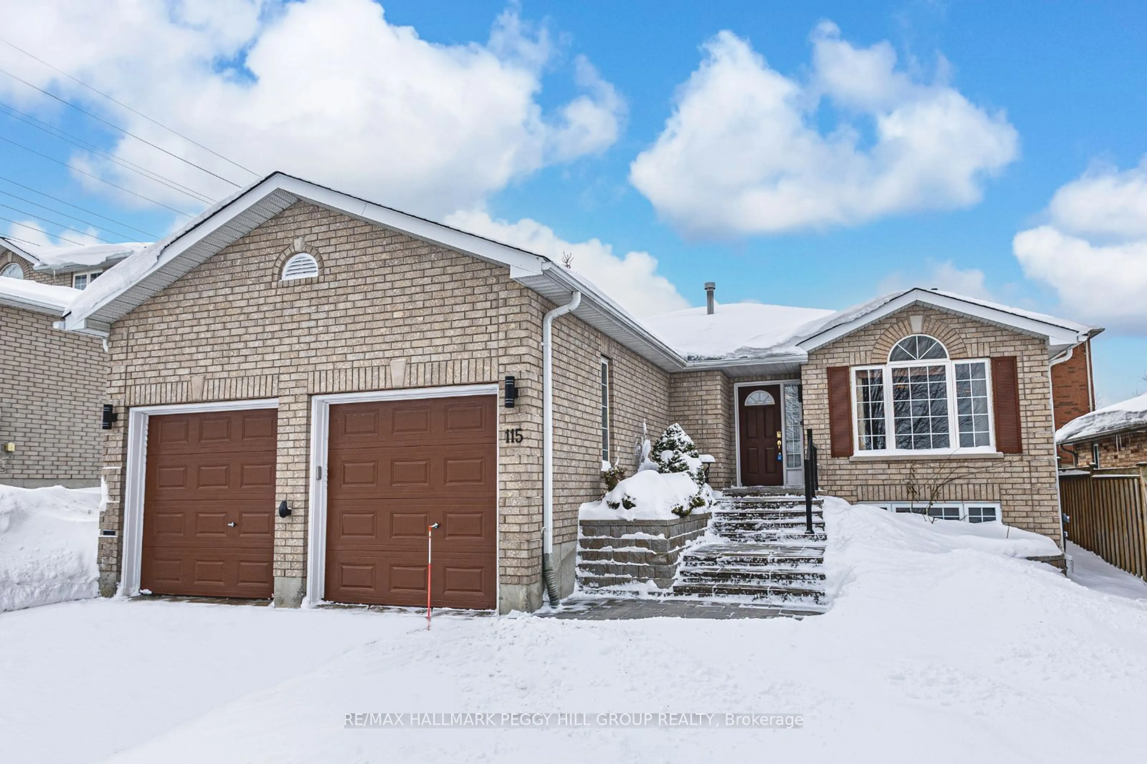 Home with brick exterior material, street for 115 Lion's Gate Blvd, Barrie Ontario L4M 7E5