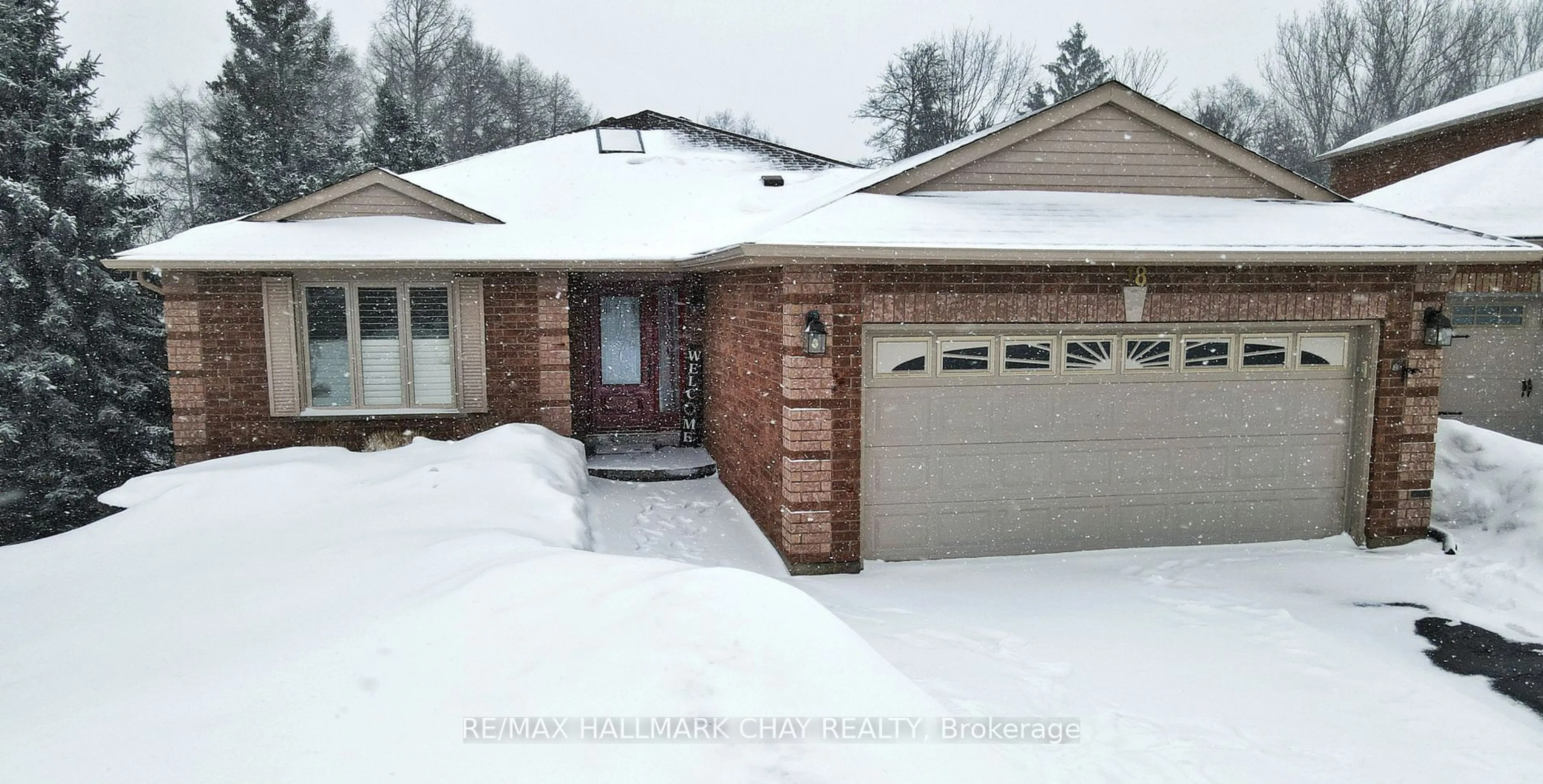 Home with brick exterior material, street for 18 Dove Cres, Barrie Ontario L4N 7Z3