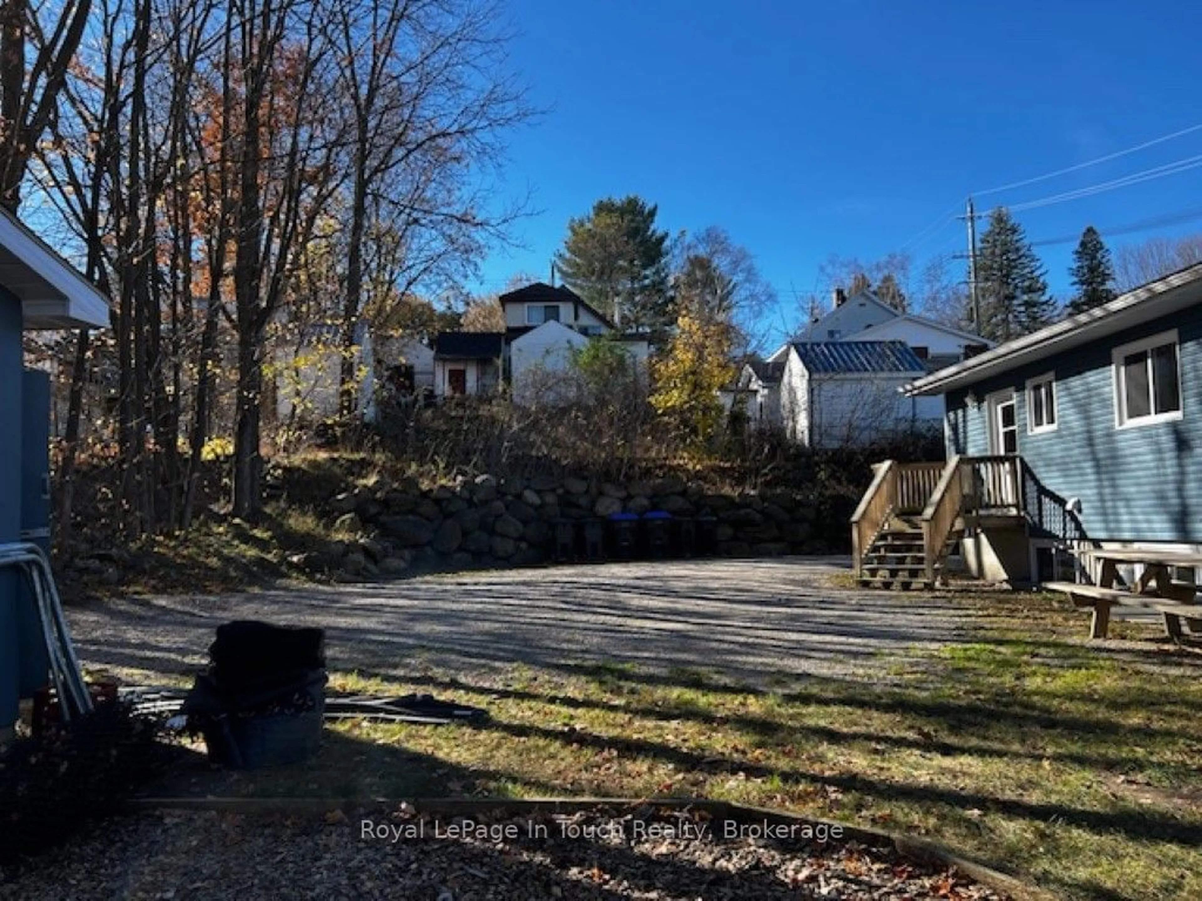 A pic from outside/outdoor area/front of a property/back of a property/a pic from drone, forest/trees view for 687 MONTREAL St, Midland Ontario L4R 1G5