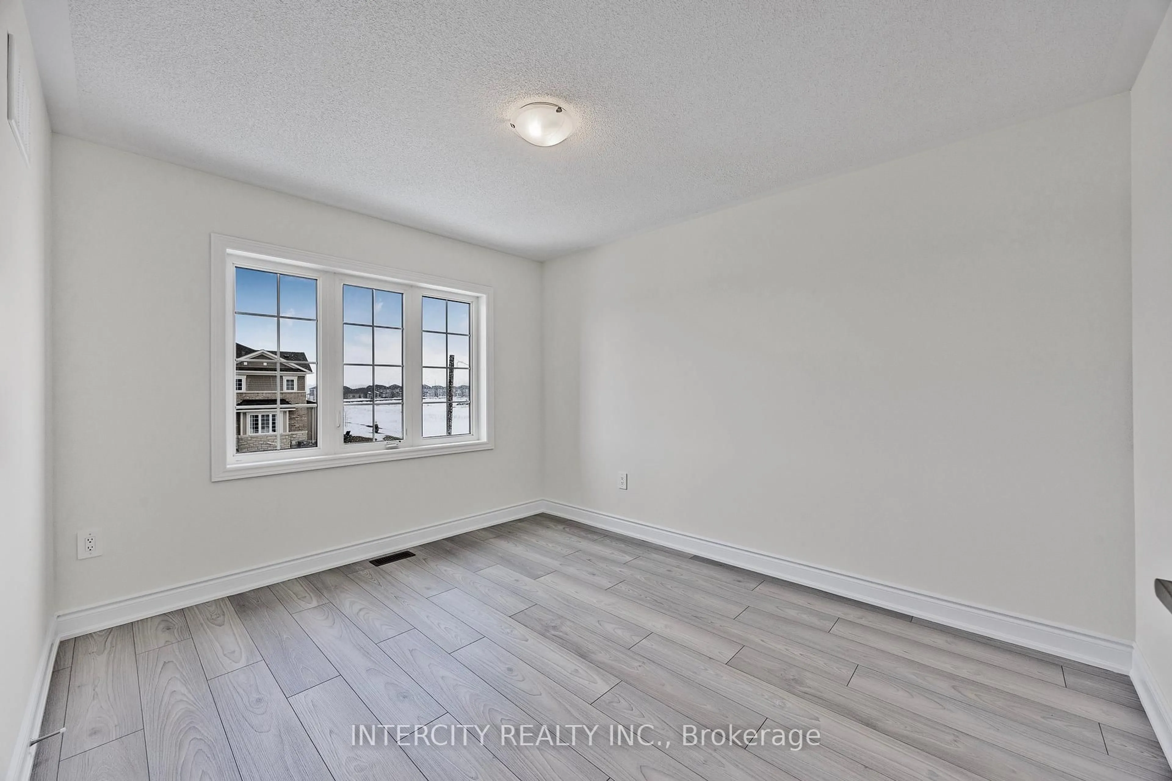 A pic of a room for 1 Avalon Dr, Wasaga Beach Ontario L9R 0M2