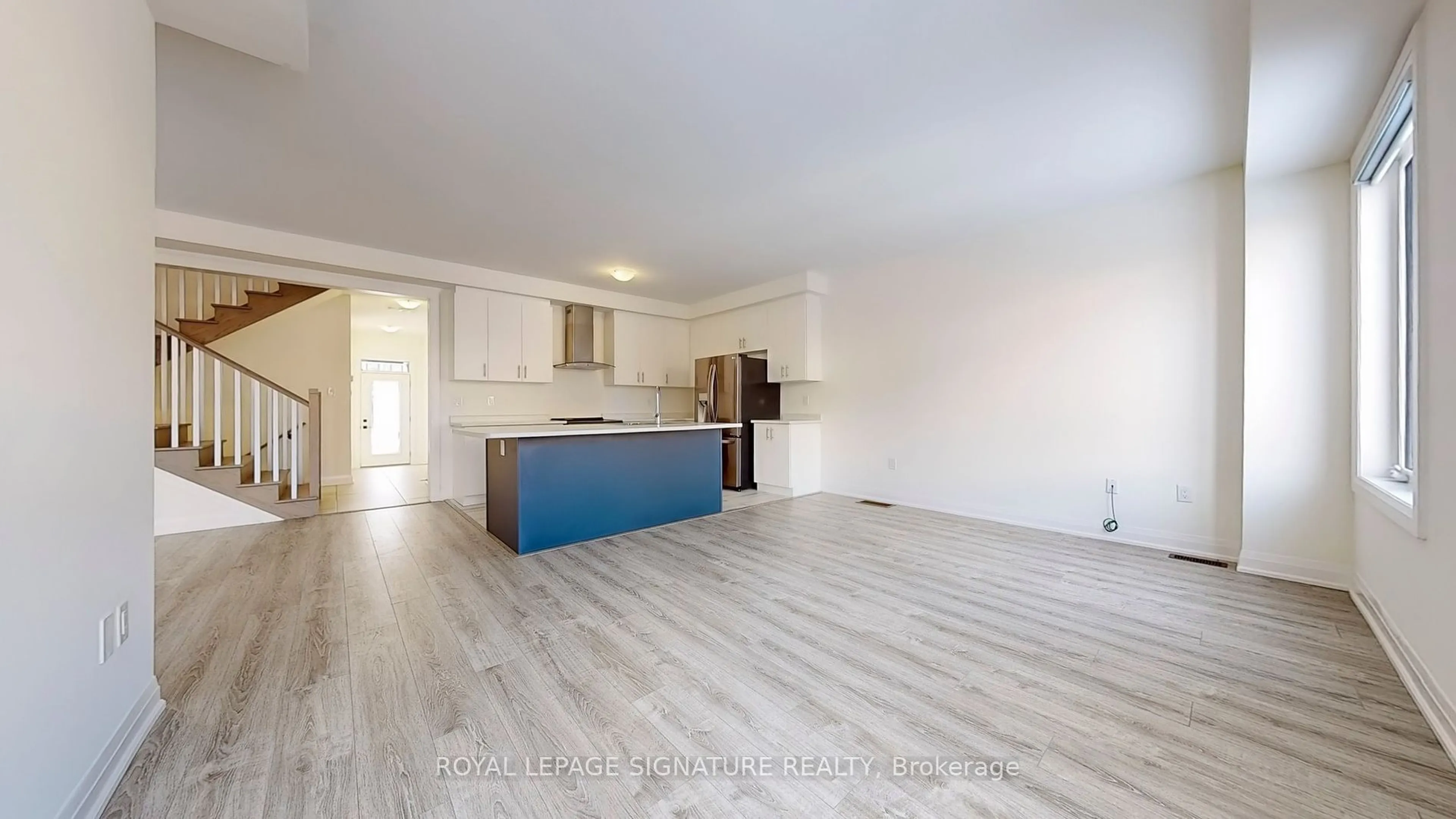 Open concept kitchen, wood/laminate floor for 41 Shepherd Dr, Barrie Ontario L9J 0K4