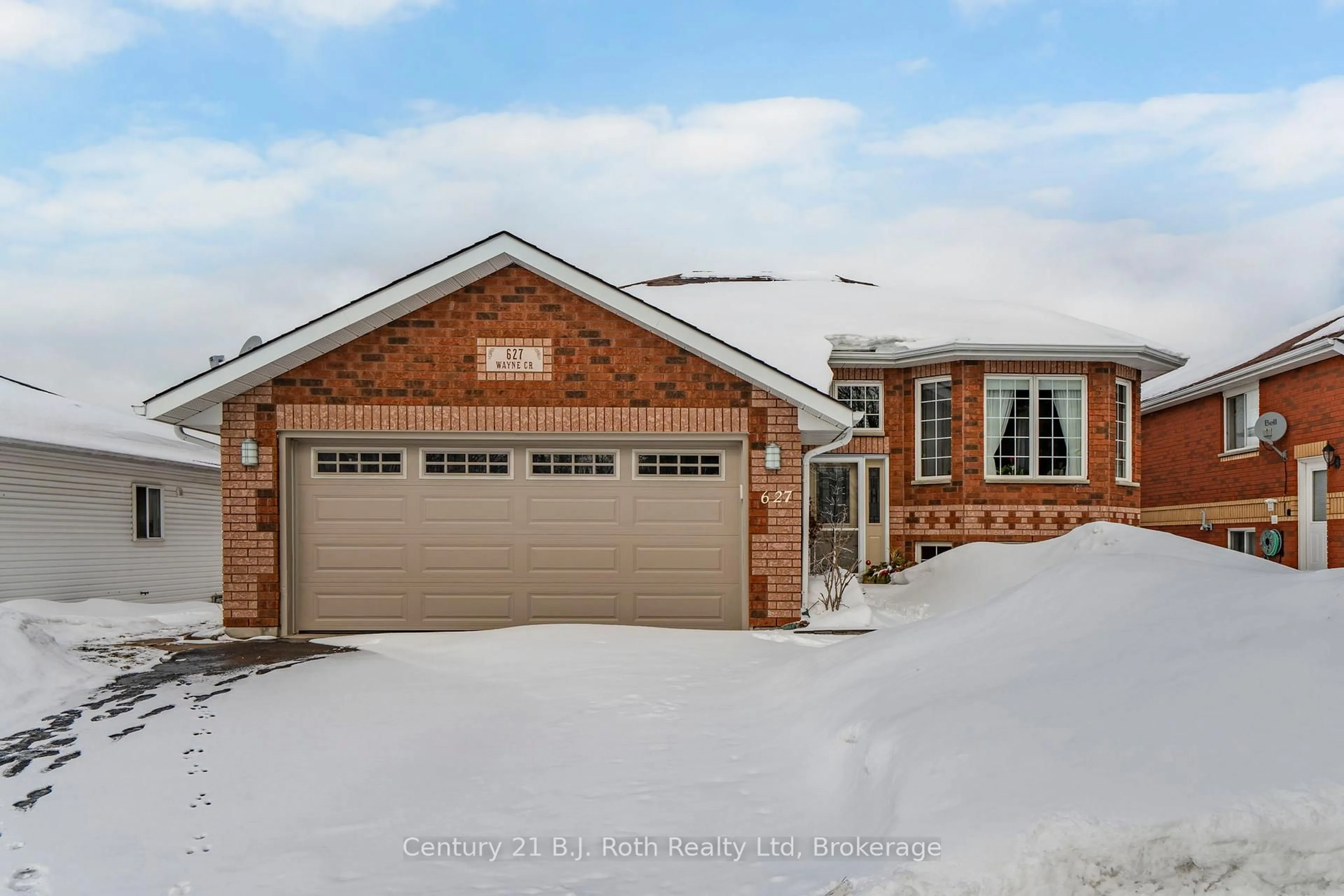 Home with brick exterior material, street for 627 Wayne Cres, Midland Ontario L4R 5E2