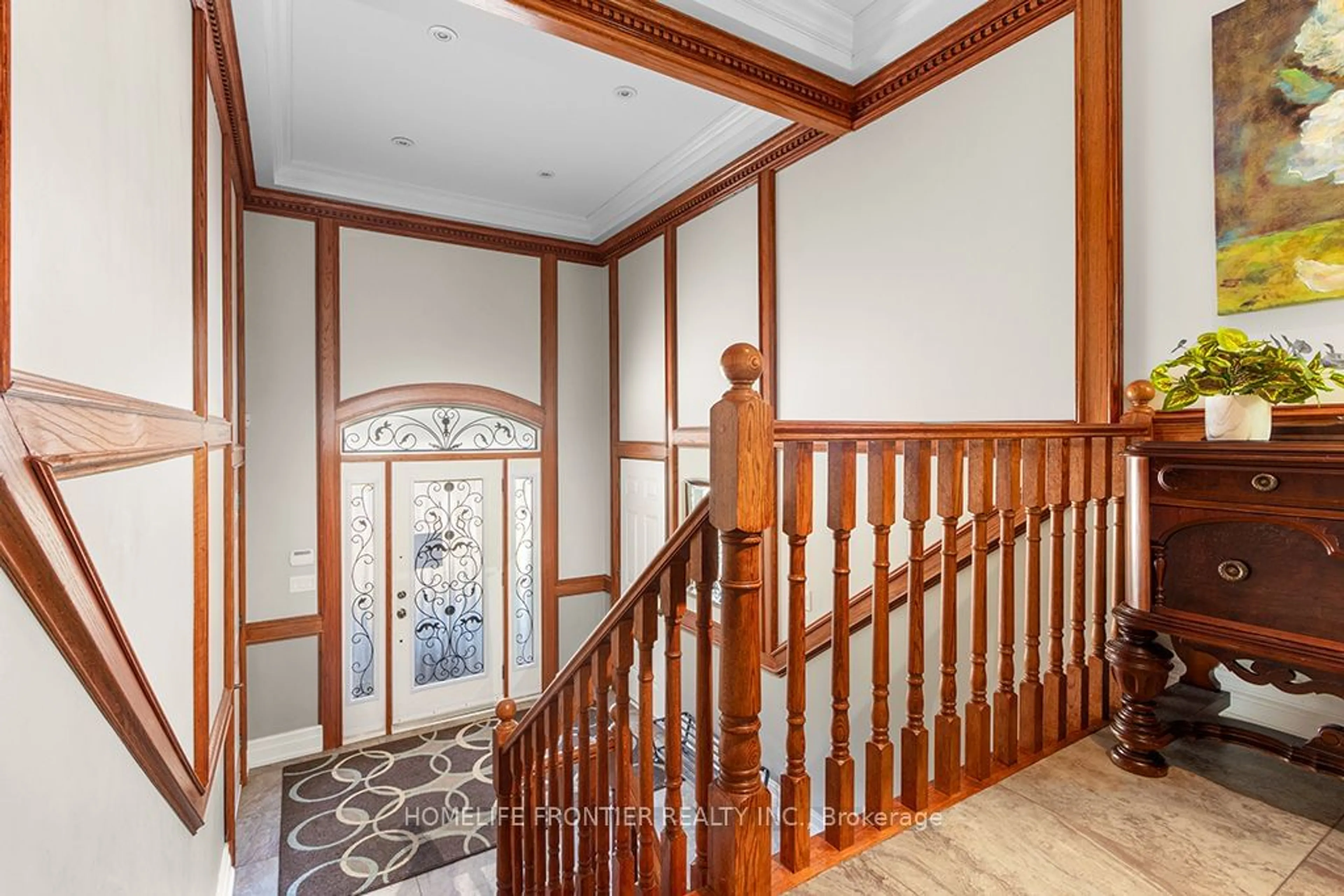 Indoor foyer for 55 Homewood Ave, Wasaga Beach Ontario L9Z 2M2