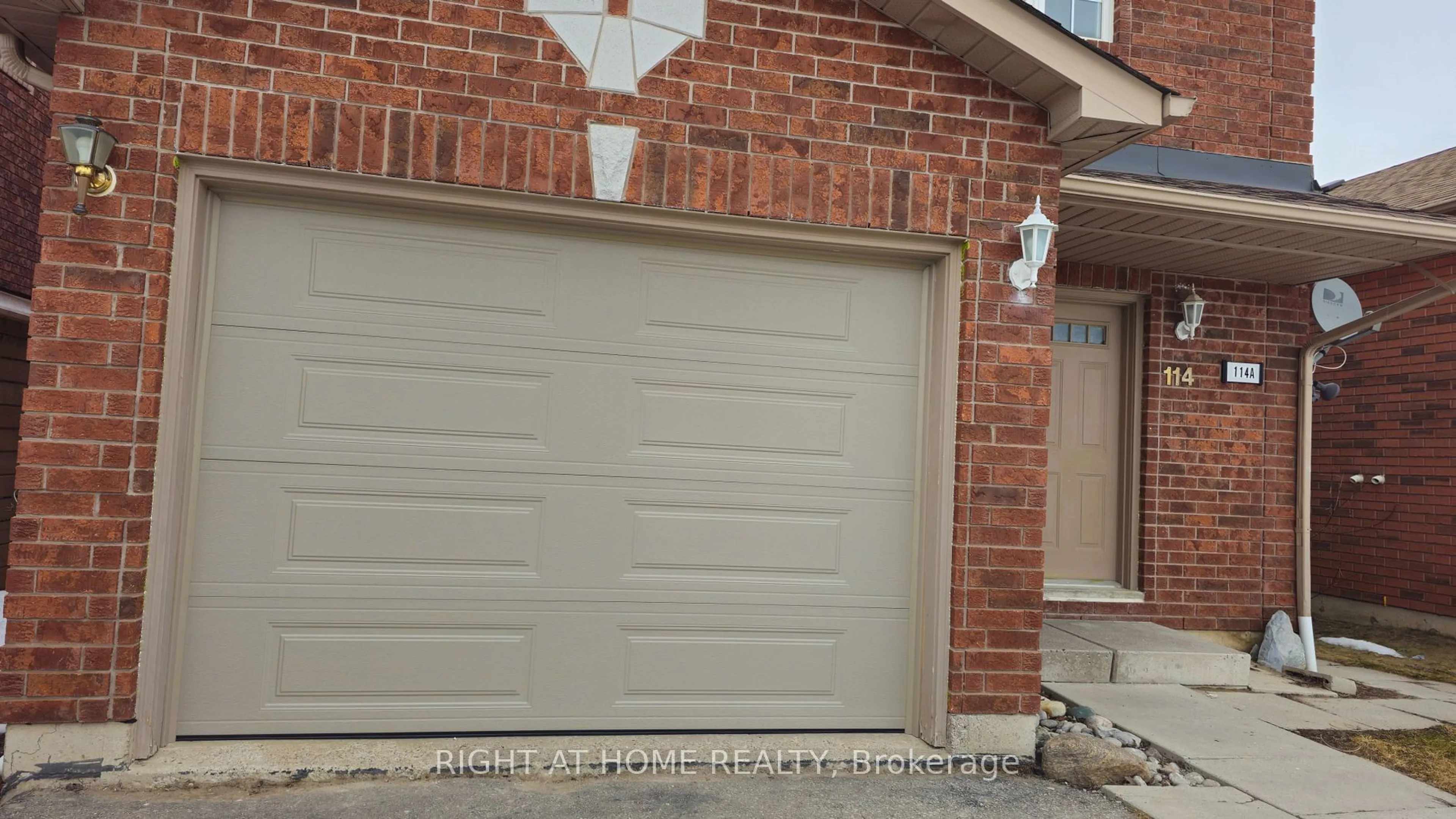 Home with brick exterior material, street for 114 Courtney Cres, Barrie Ontario L4N 5S9