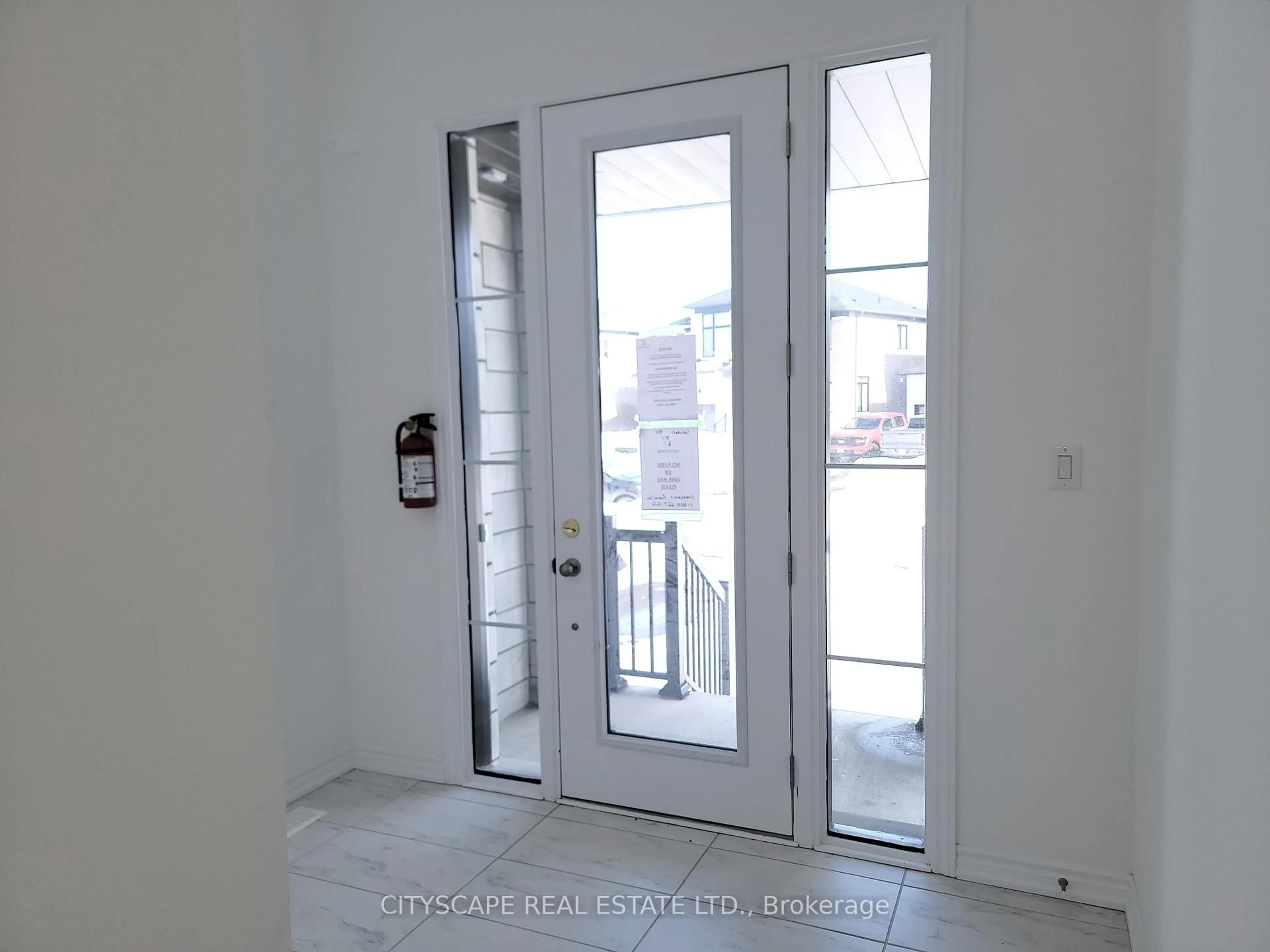 Indoor entryway for 150 Rosanne Circ, Wasaga Beach Ontario L9Z 0N1