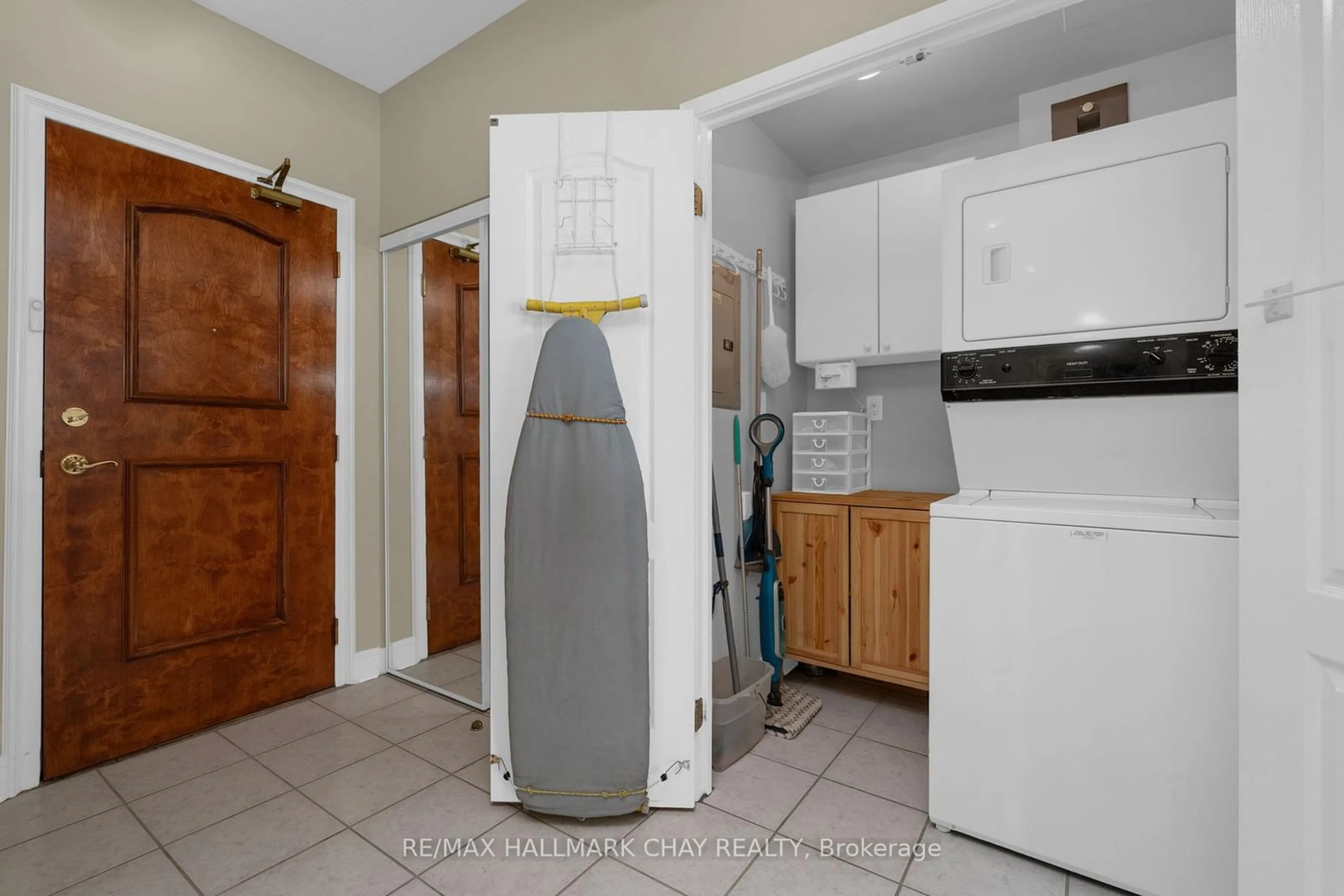 Unknown for 2 Toronto St #1108, Barrie Ontario L4N 9R2