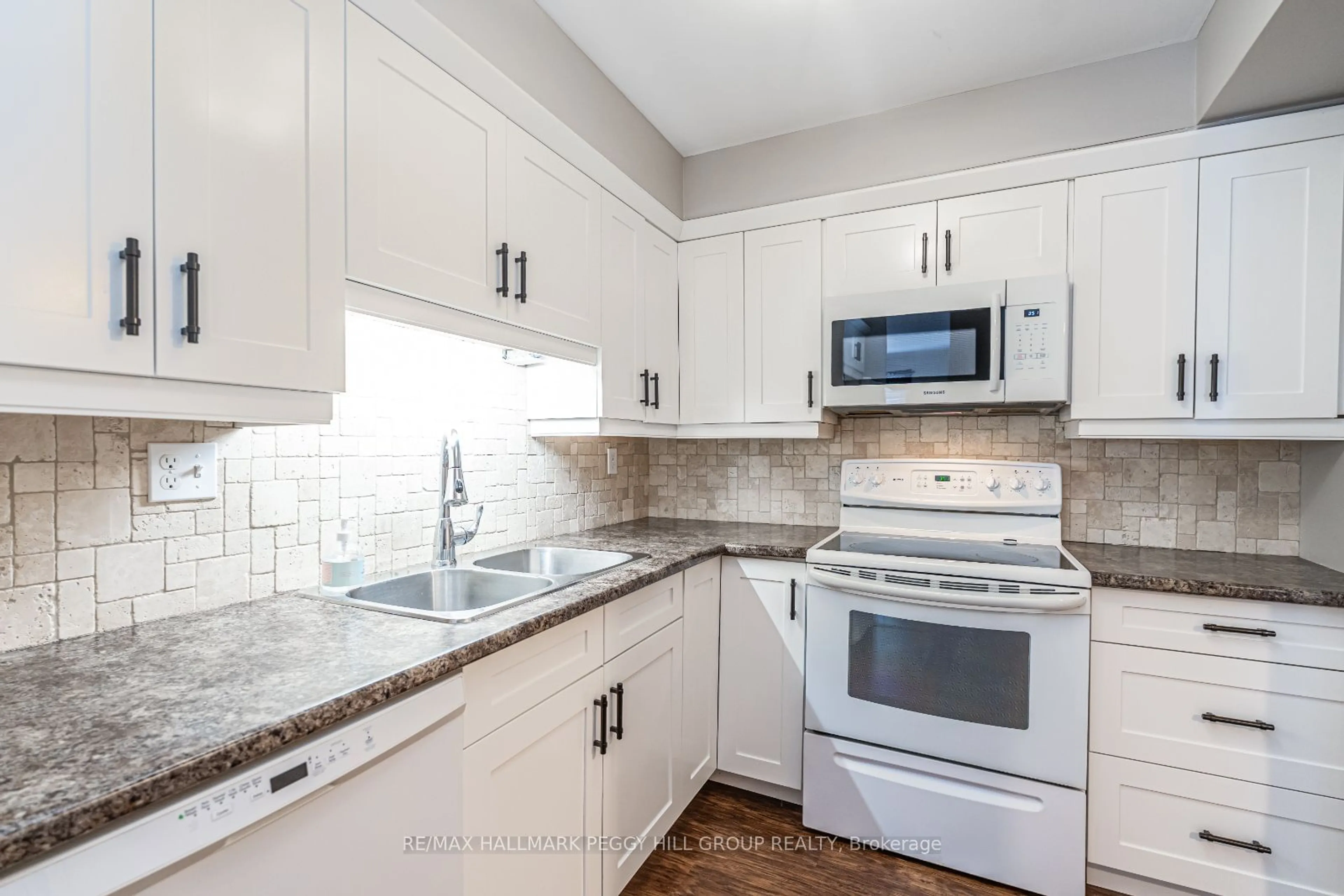 Standard kitchen, ceramic/tile floor for 10B Coulter St #212, Barrie Ontario L4N 6S1