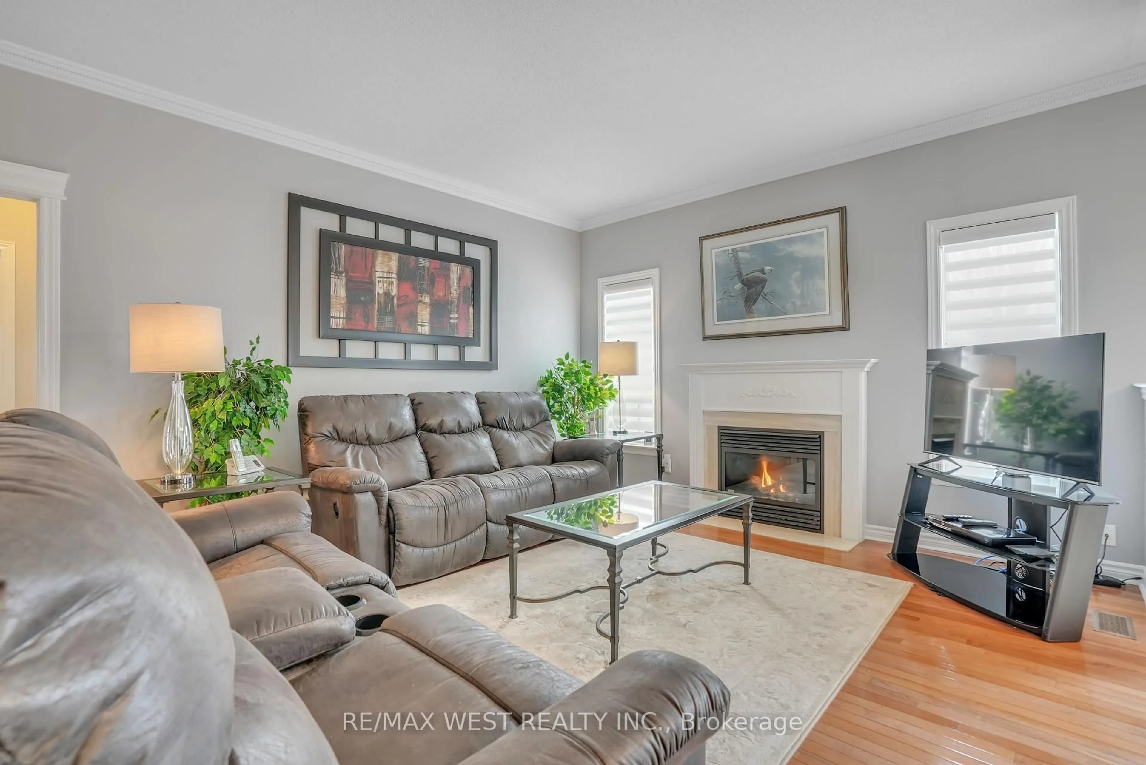 Living room with furniture, unknown for 63 Empire Dr, Barrie Ontario L4M 0A1