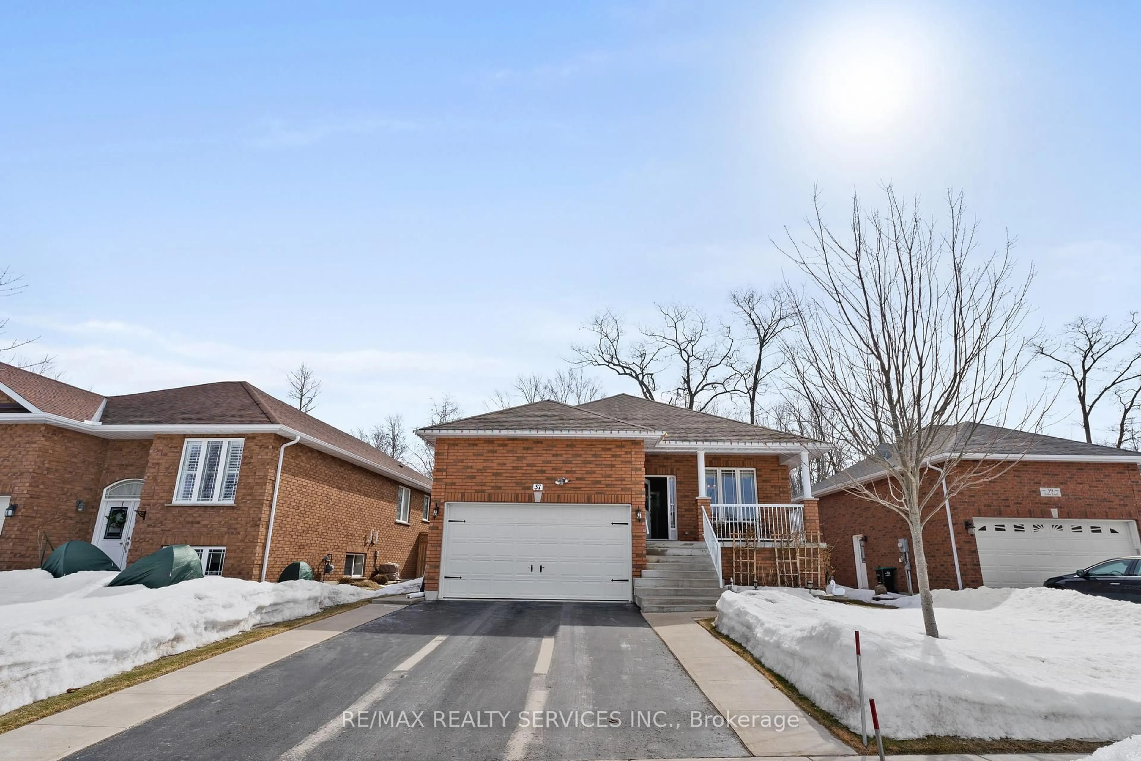 Home with brick exterior material, street for 37 Tona Tr, Wasaga Beach Ontario L9Z 0A5