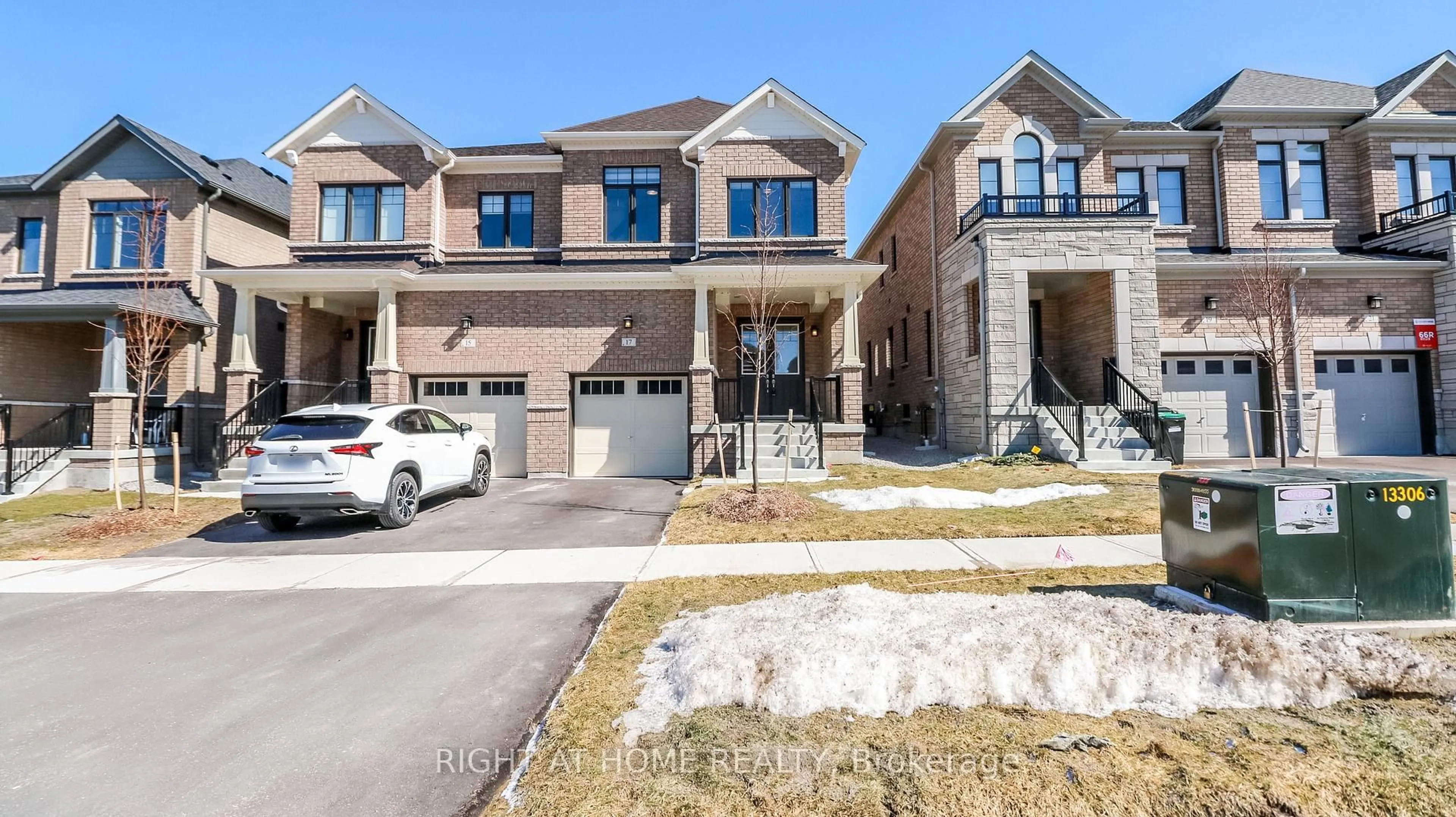 Home with brick exterior material, street for 17 Periwinkle Rd, Springwater Ontario L9X 2C8