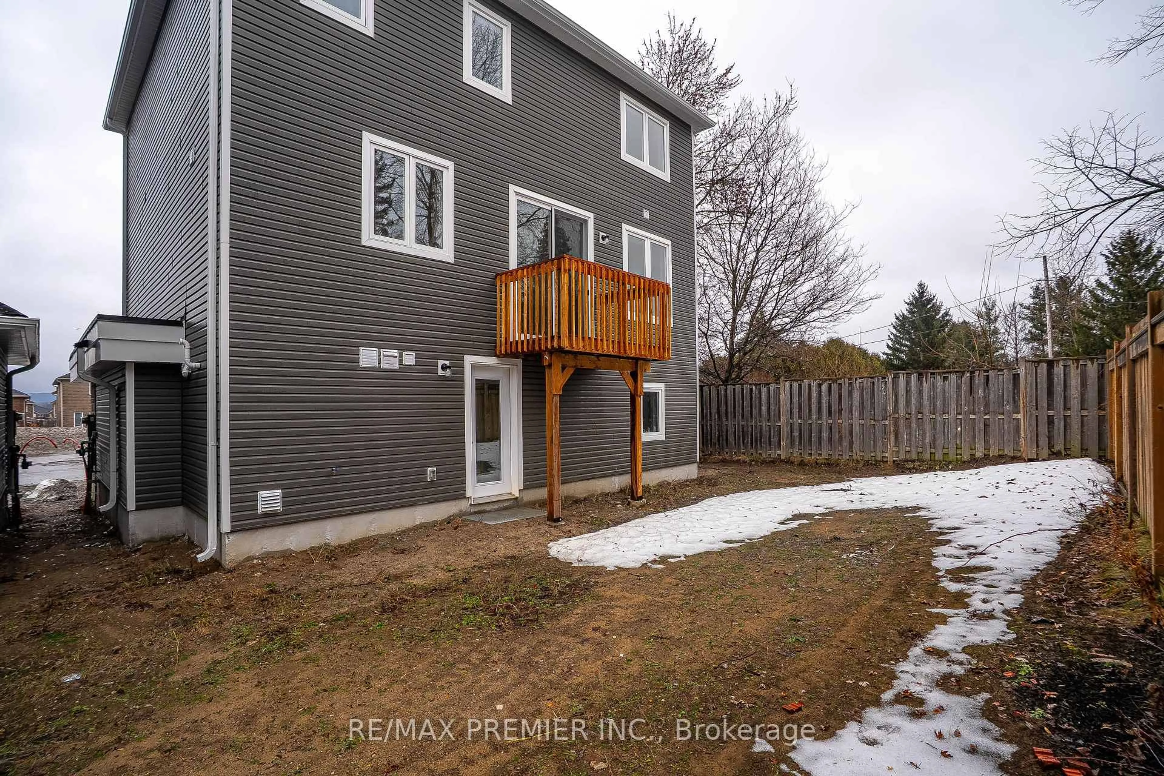 Unknown for 17 Hampton Lane, Barrie Ontario L4N 6H2