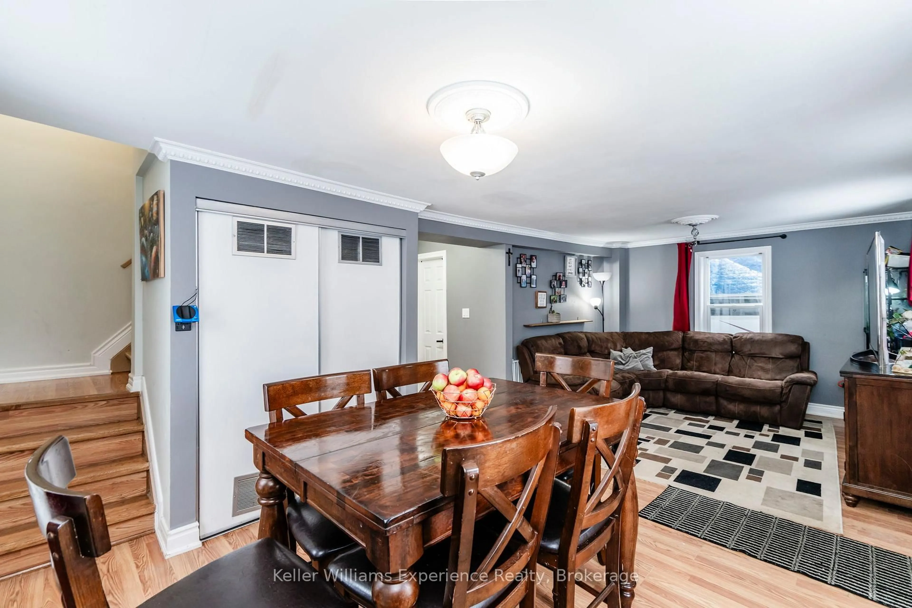 Dining room, wood/laminate floor for 310 Davidson St, Tay Ontario L0K 1R0