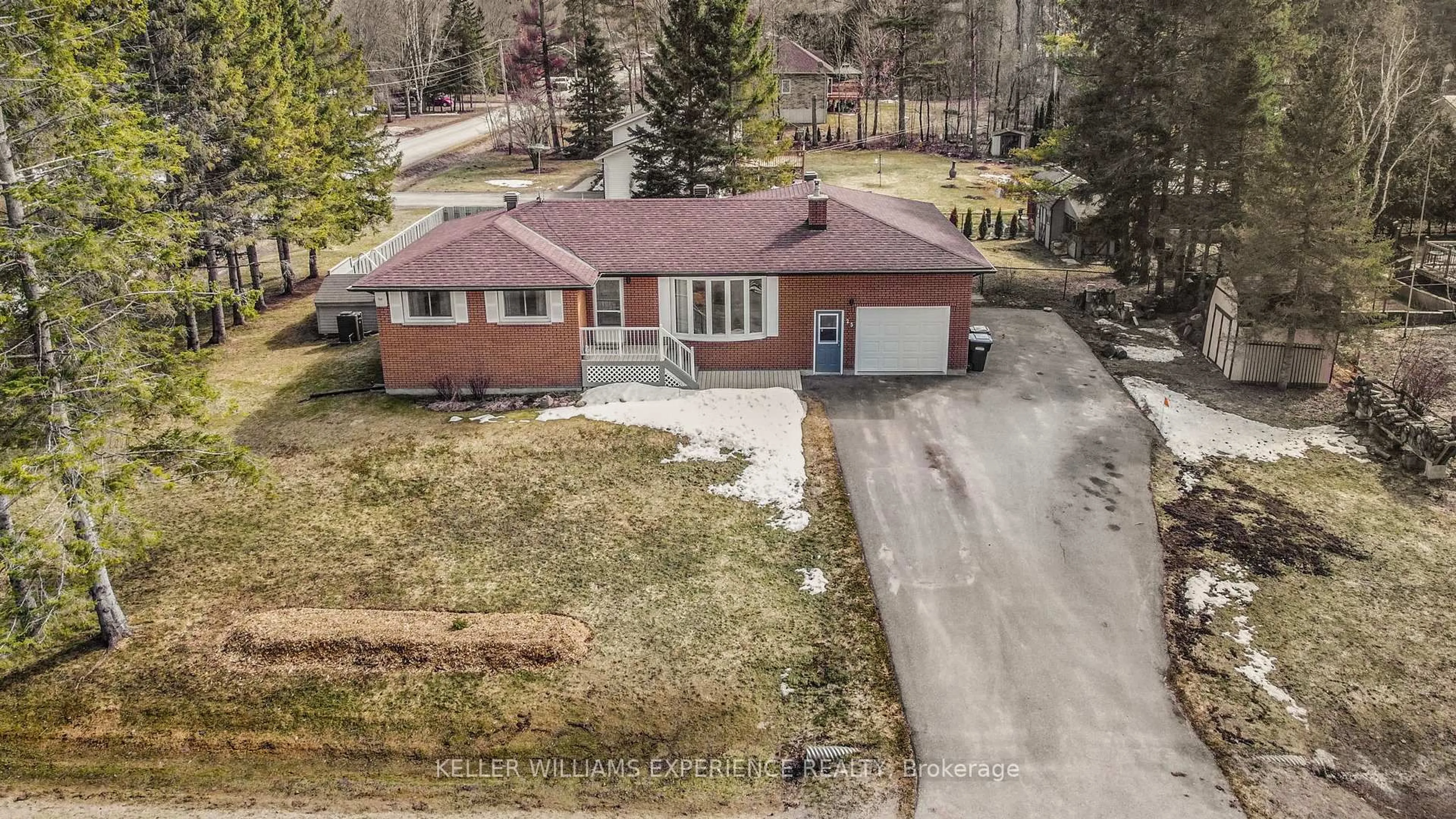 A pic from outside/outdoor area/front of a property/back of a property/a pic from drone, street for 25 LAMERS Cres, Clearview Ontario L0M 1N0