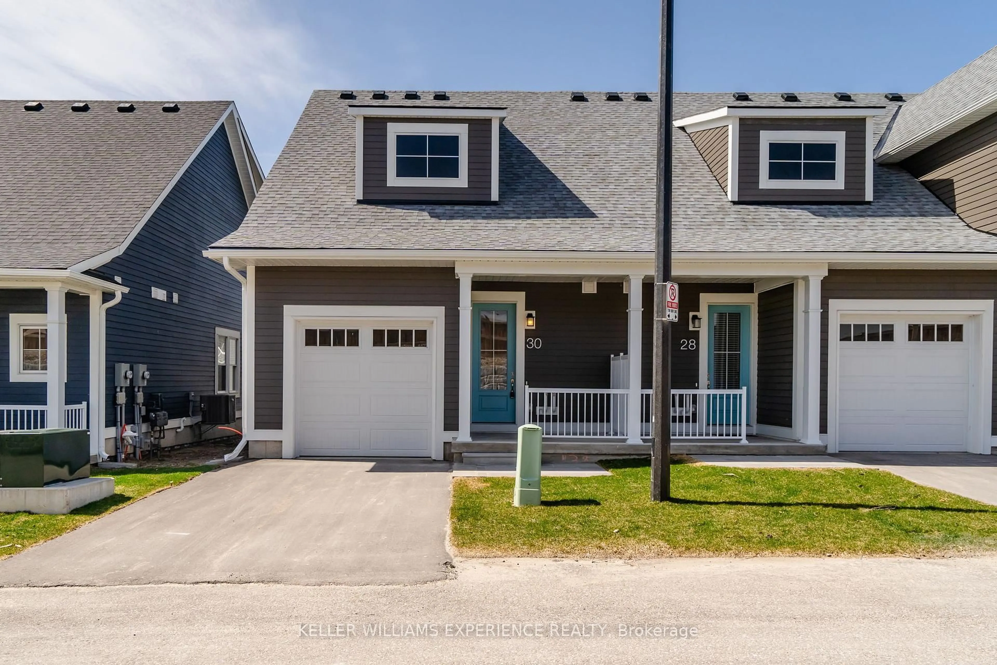 Home with vinyl exterior material, street for 30 Allison Lane, Midland Ontario L4R 0H2