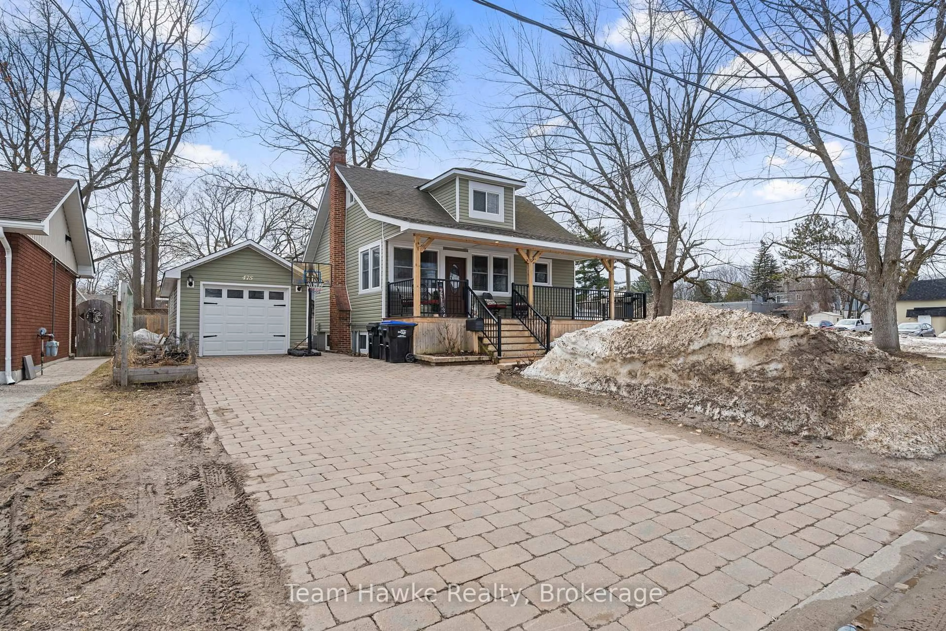 Home with brick exterior material, street for 475 Colborne St, Midland Ontario L4R 2L1