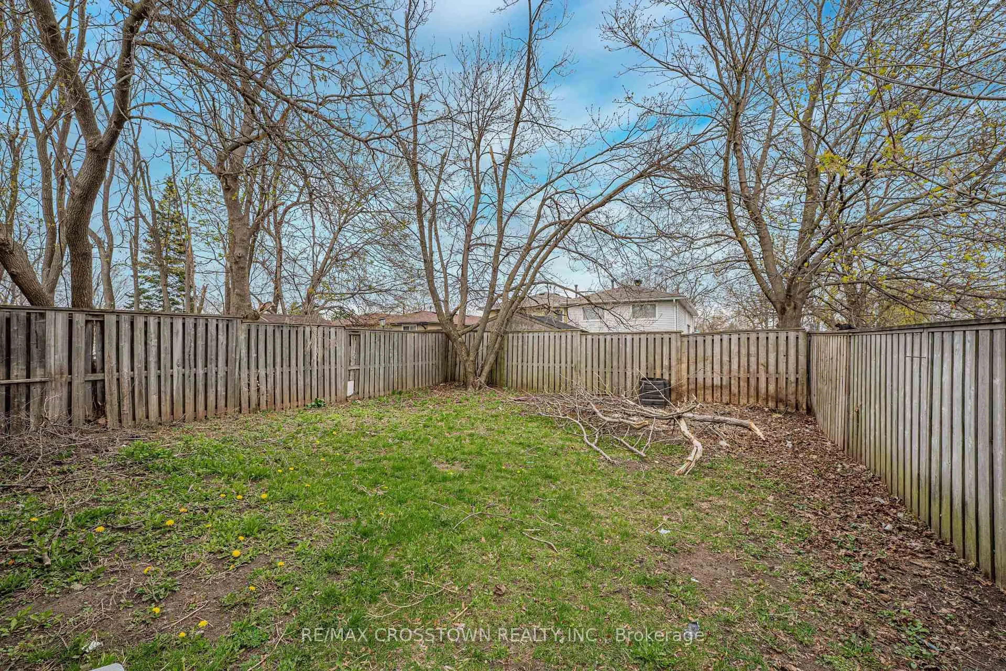 Unknown for 43 Charlbrook Ave, Barrie Ontario L4M 2Y6
