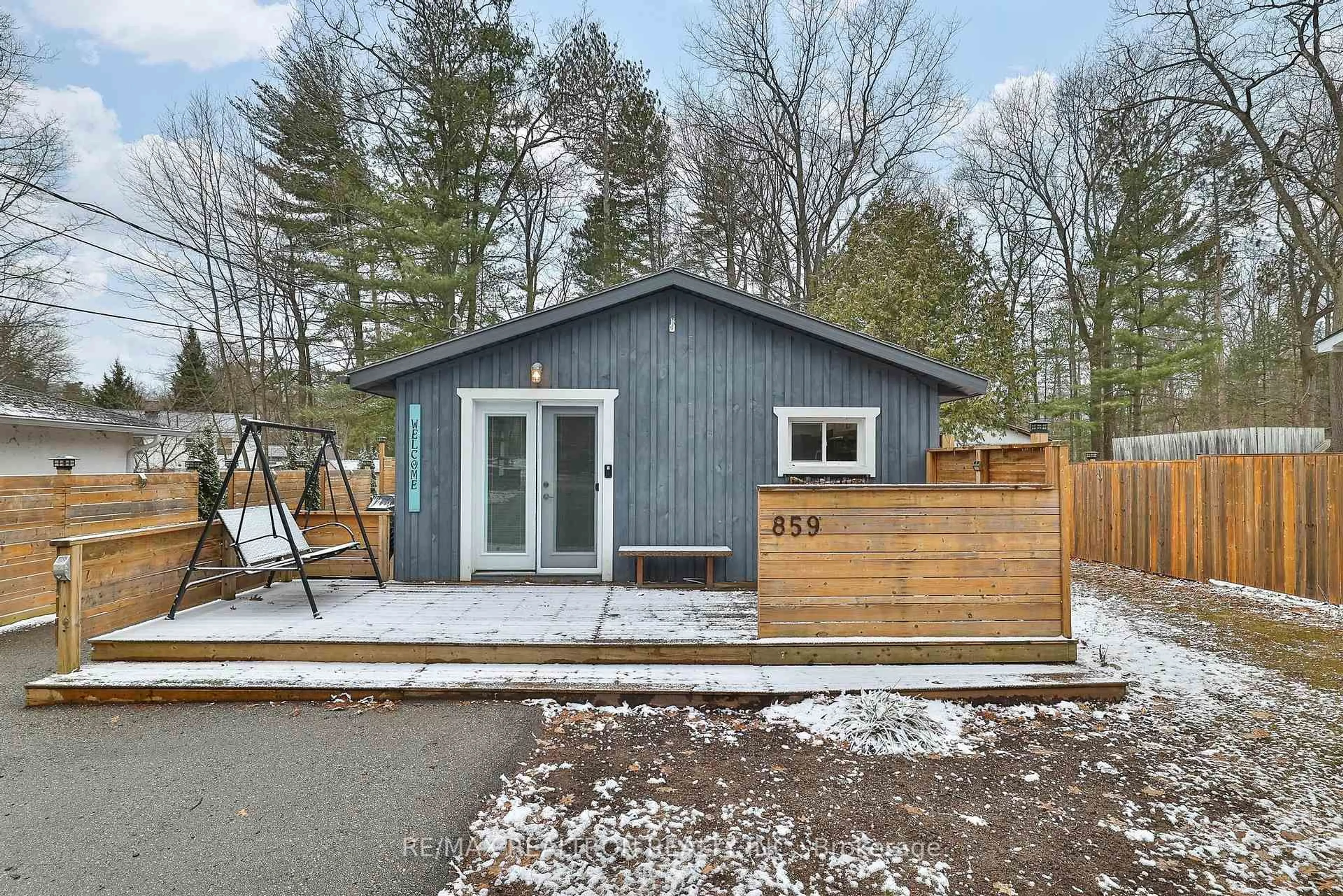 Shed for 859 Oxbow Park Dr, Wasaga Beach Ontario L9Z 2V3