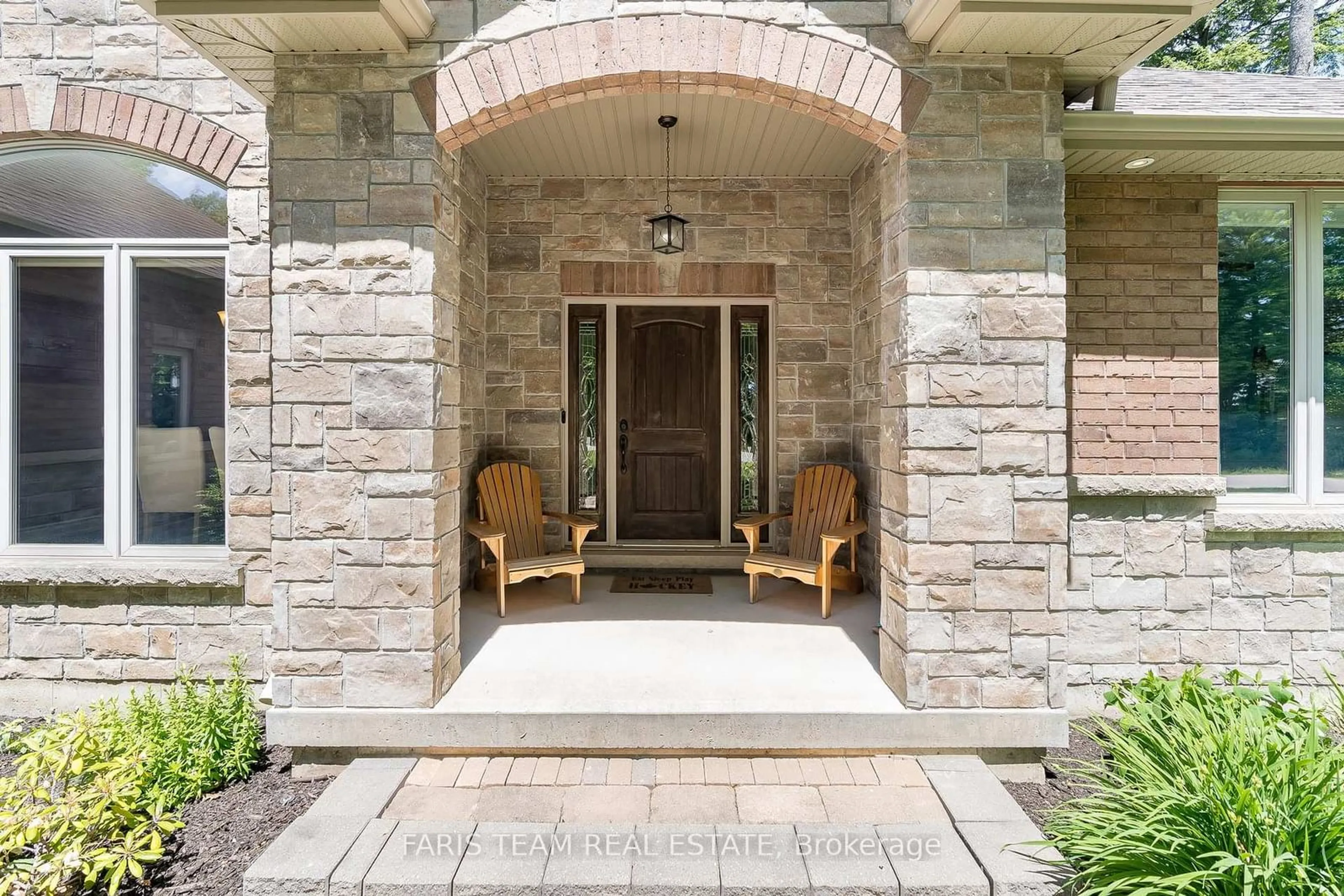 Indoor entryway for 16 Boothby Cres, Springwater Ontario L4M 4S4