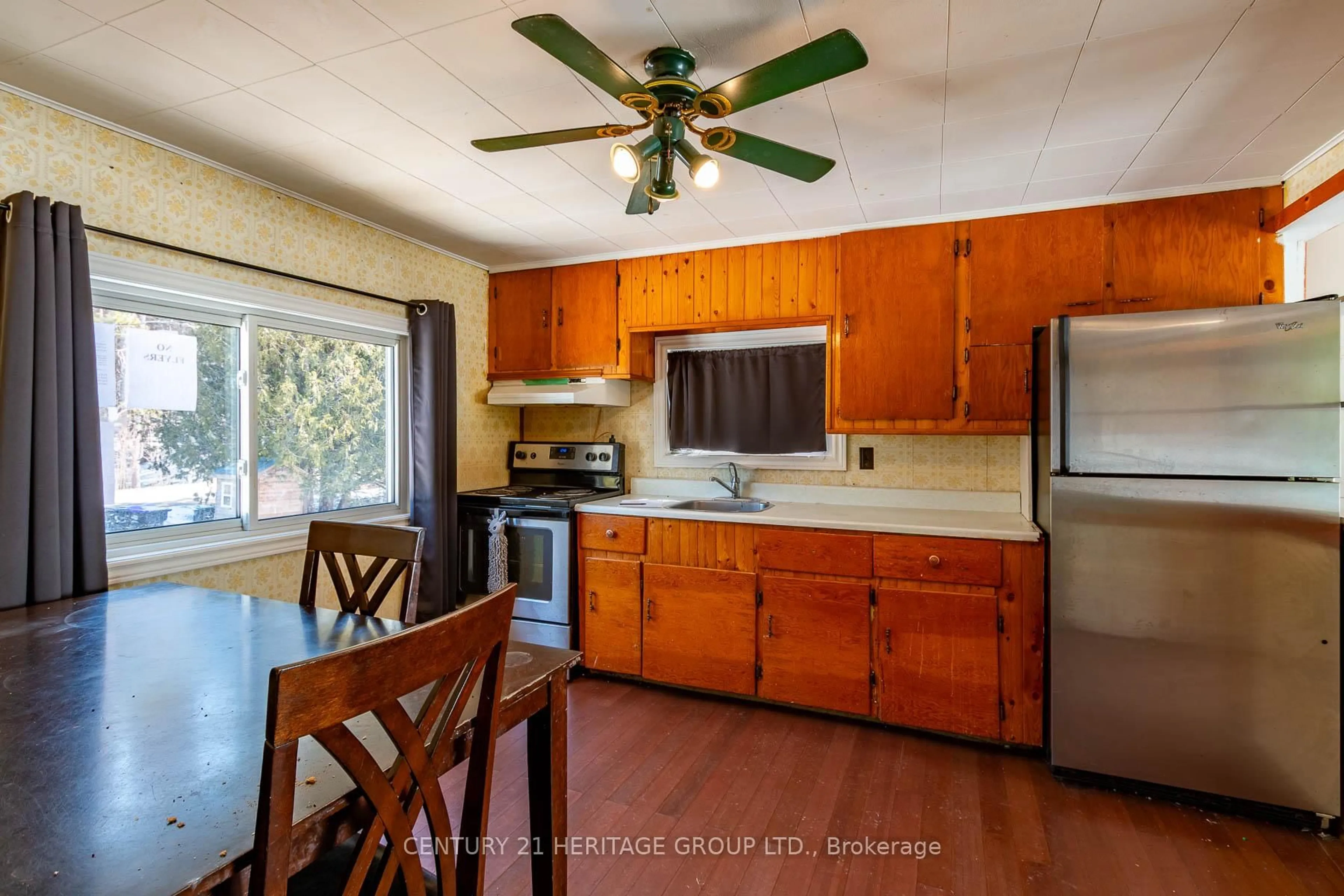 Standard kitchen, unknown for 1376 13 Line, Oro-Medonte Ontario L0L 1T0