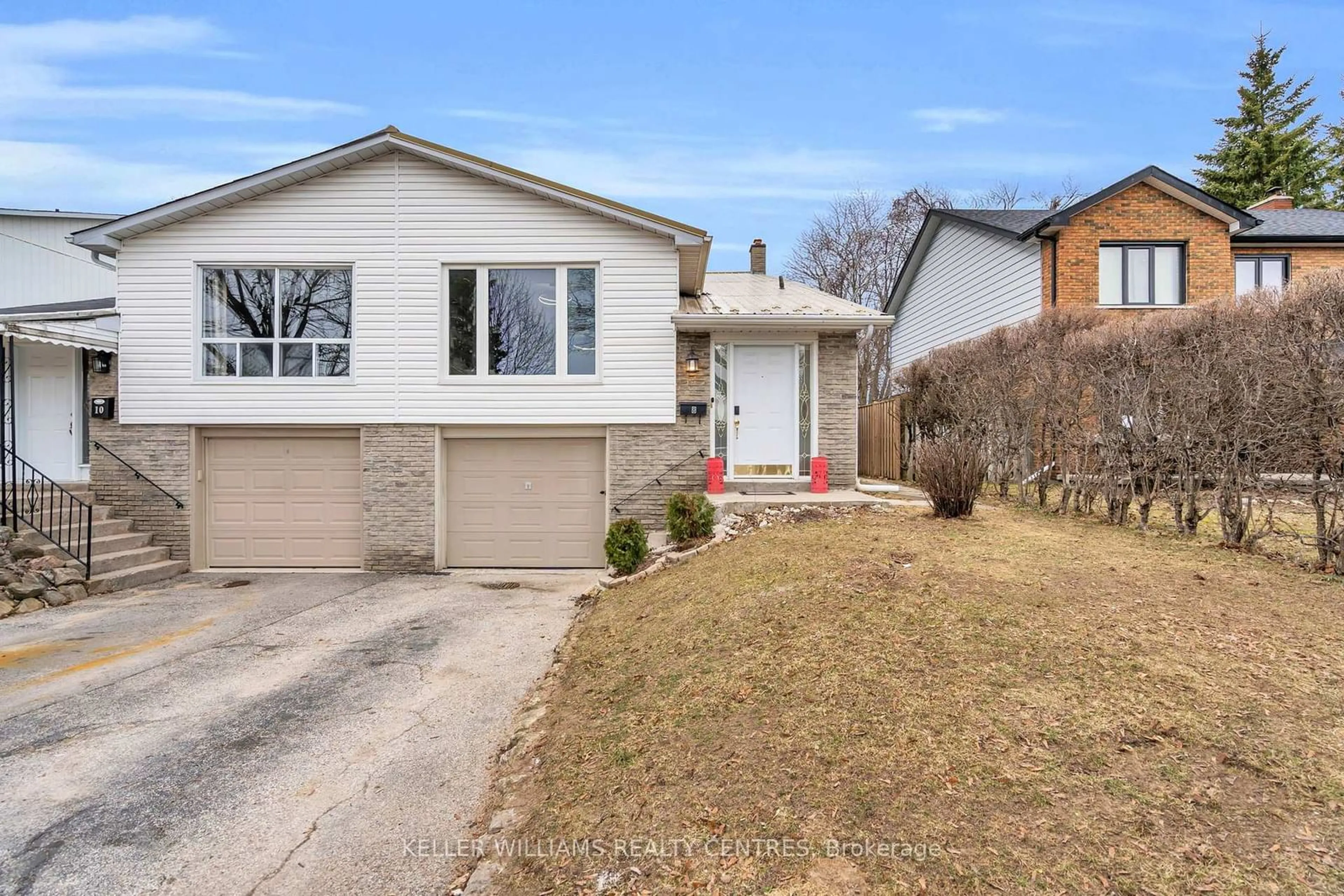 Home with brick exterior material, street for 8 Armstrong Blvd, Barrie Ontario L4N 4R5
