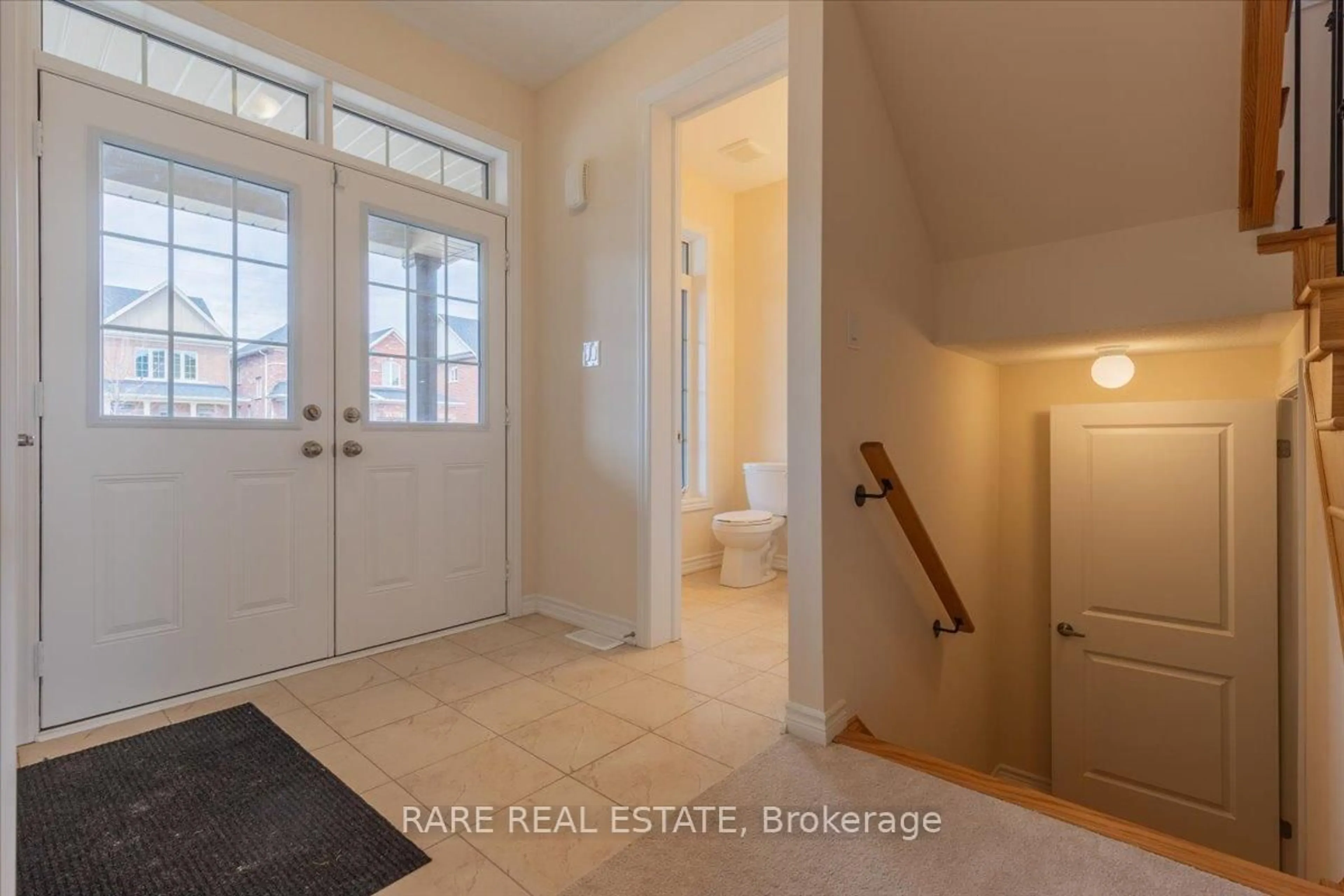 Indoor entryway for 82 Rugman Cres, Springwater Ontario L9X 2A4