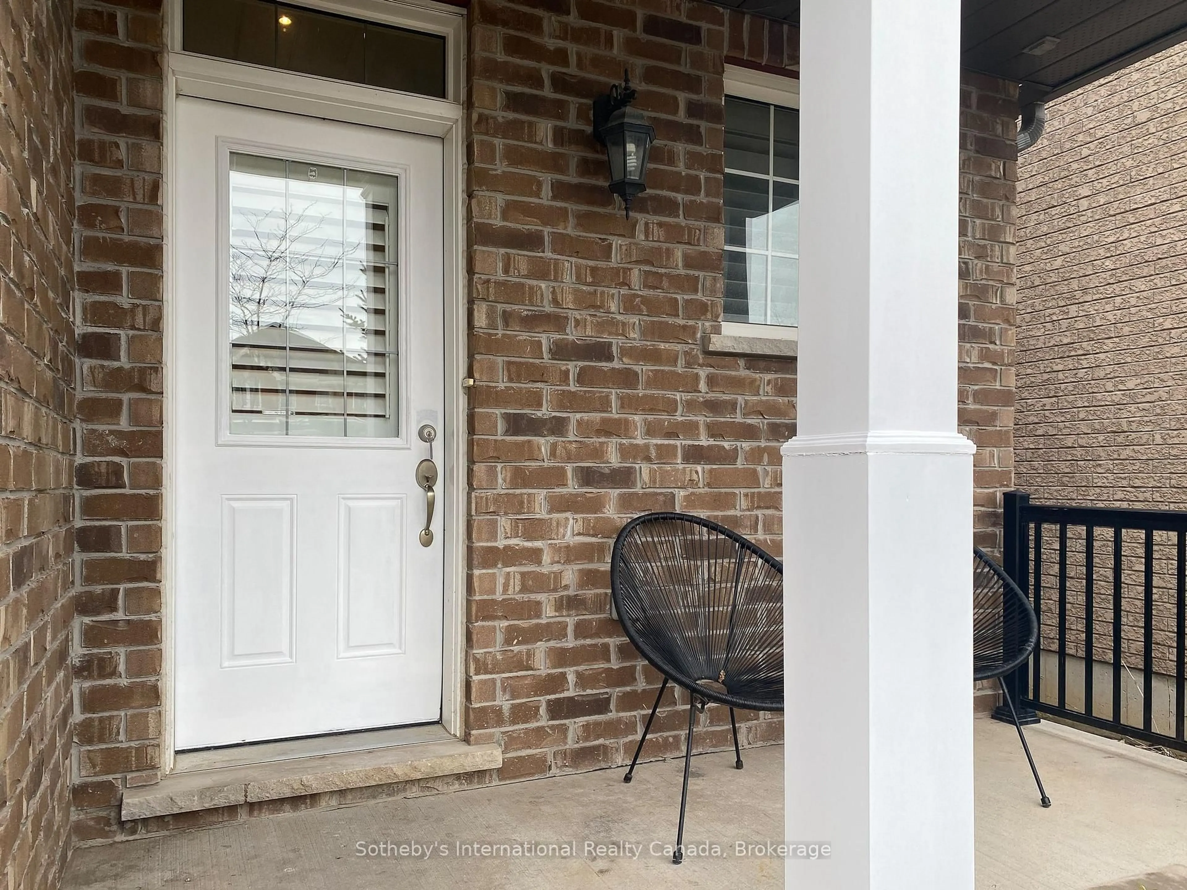 Indoor entryway for 75 Garbutt Cres, Collingwood Ontario L9Y 0H7