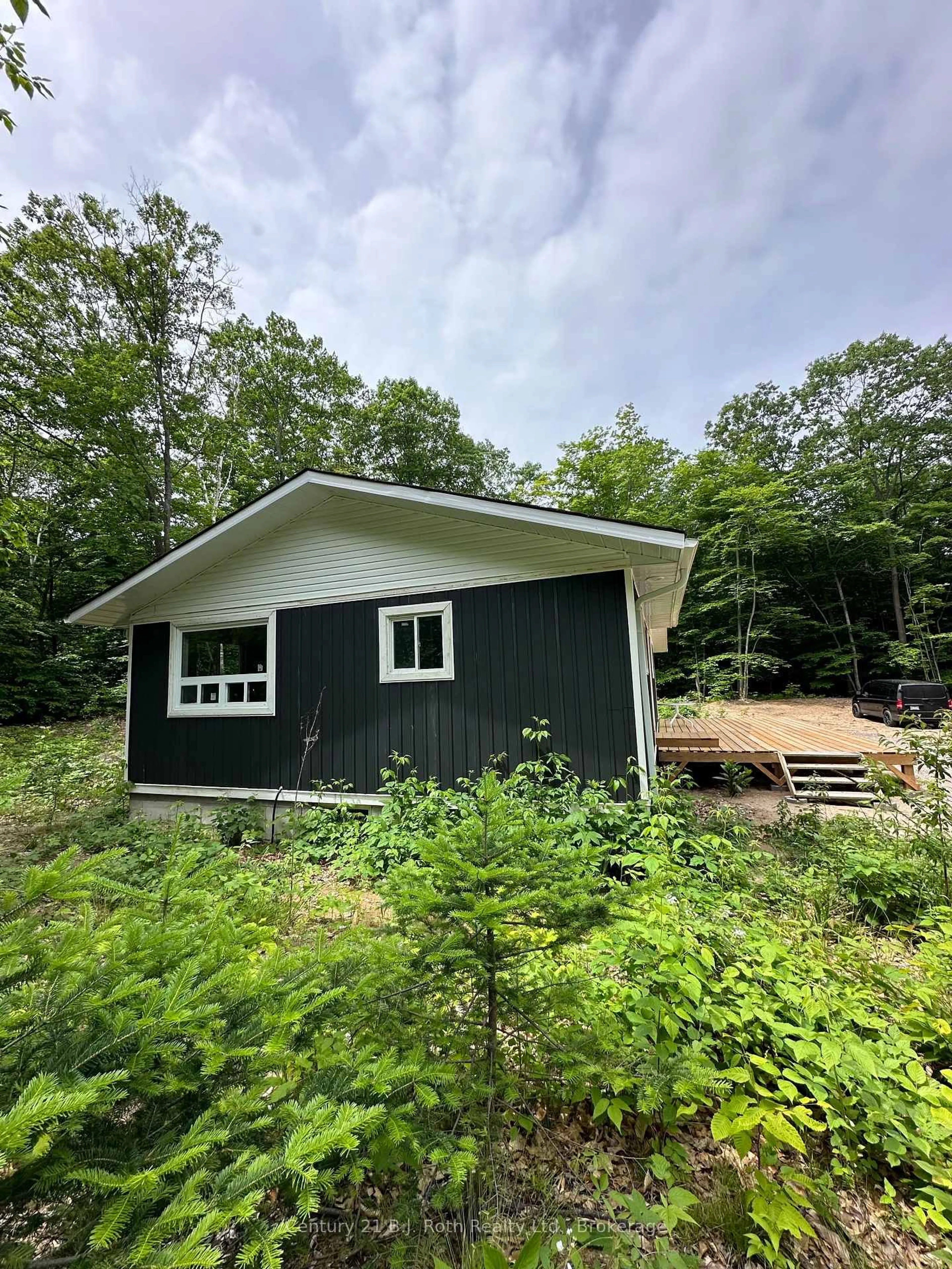 Shed for 1 Waagosh Miikaans Lane, Christian Island 30 Ontario L9M 0A9