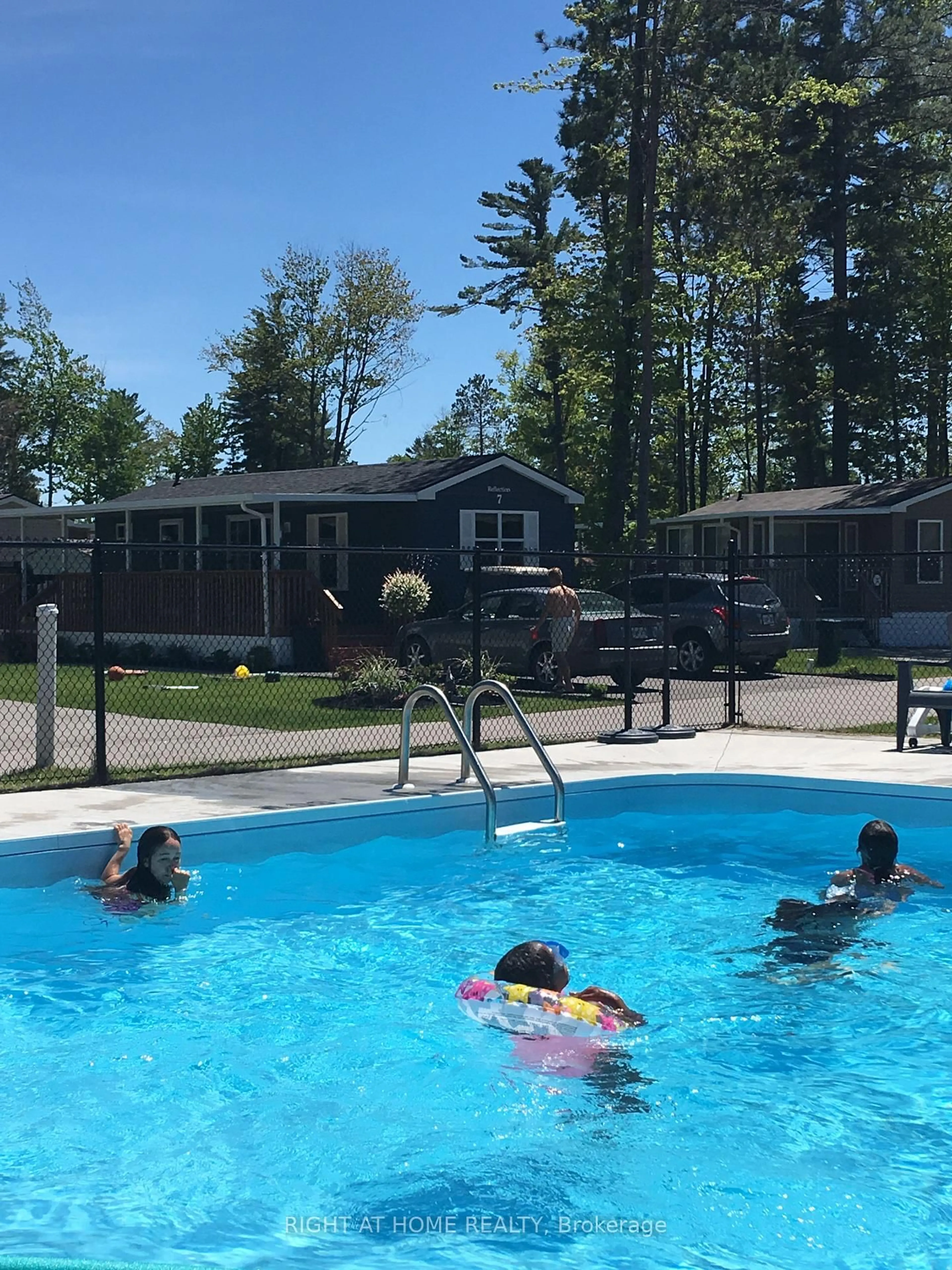 Pool for 7 Nipagon Circ, Wasaga Beach Ontario L9Z 2M2