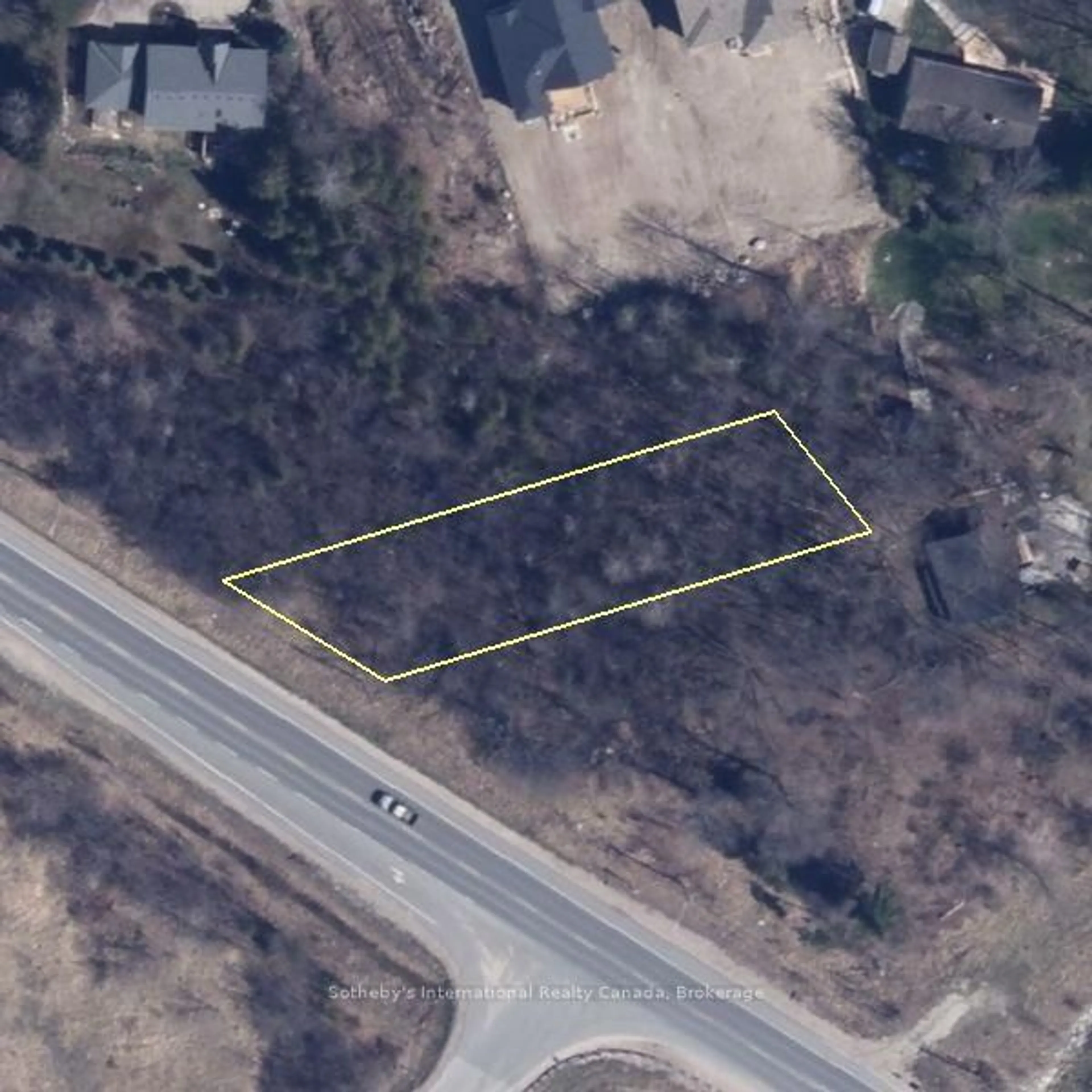 A pic from outside/outdoor area/front of a property/back of a property/a pic from drone, street for 9742 Beachwood Rd, Collingwood Ontario L9Y 2Z1
