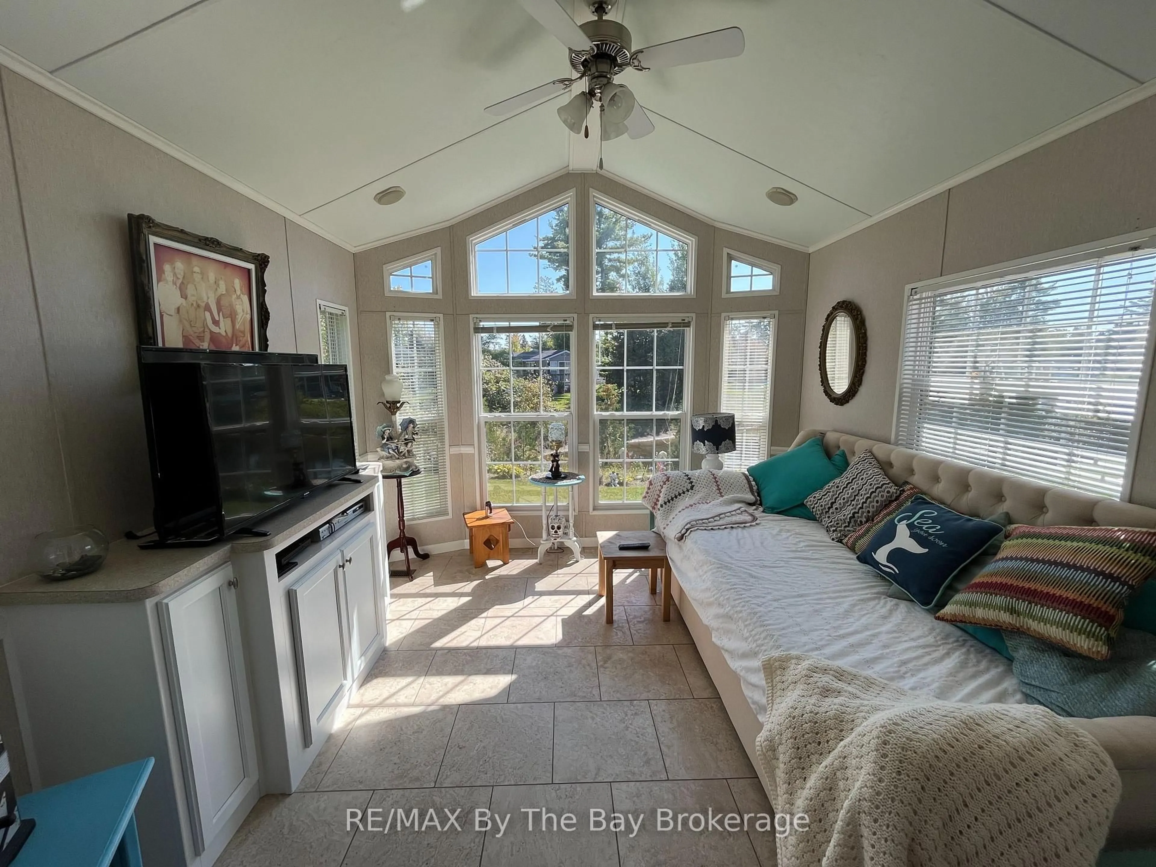 Unknown for 15 Kenora Tr, Wasaga Beach Ontario L9Z 1X7