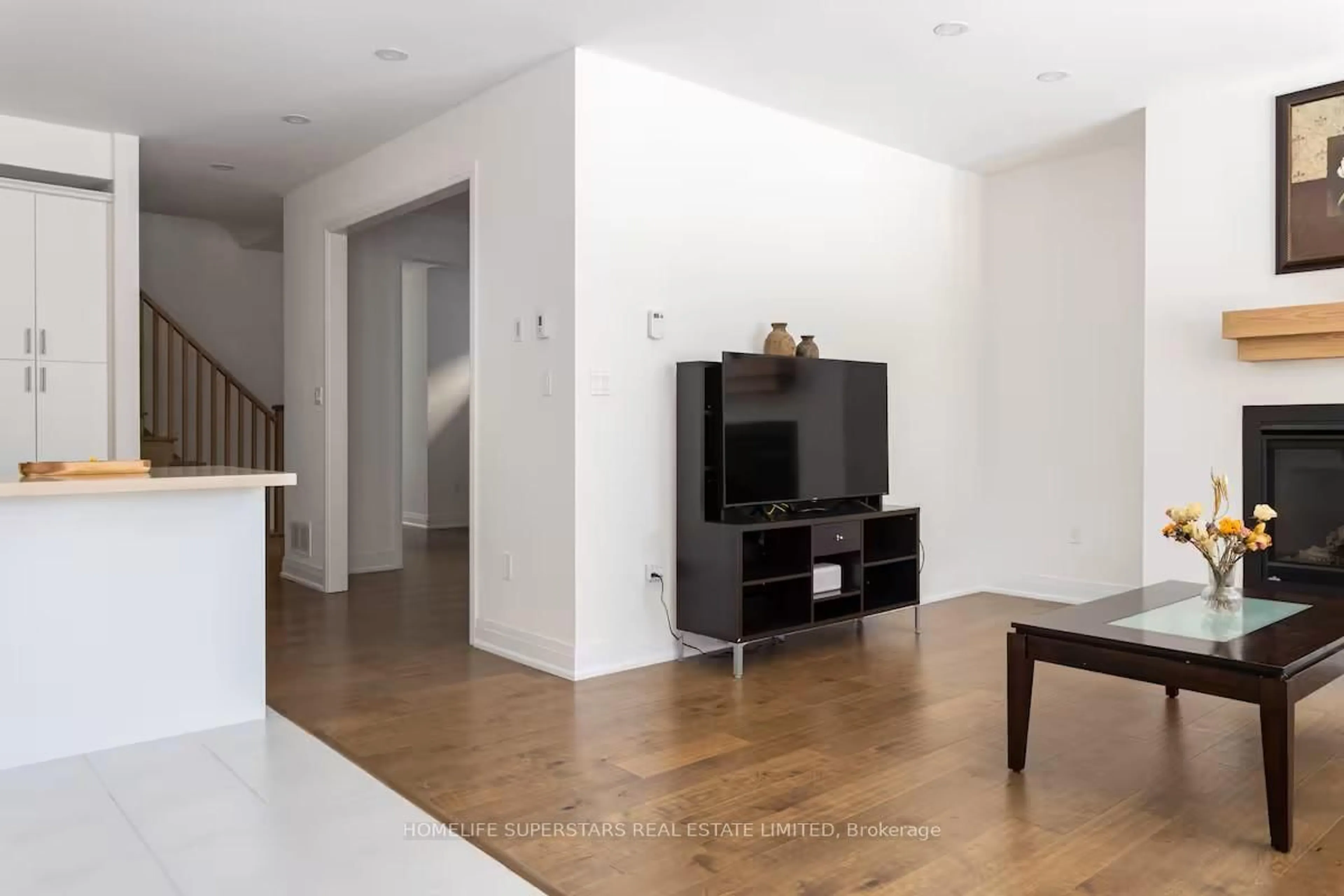 Unknown for 20 Paddington Grve, Barrie Ontario L9J 0J3